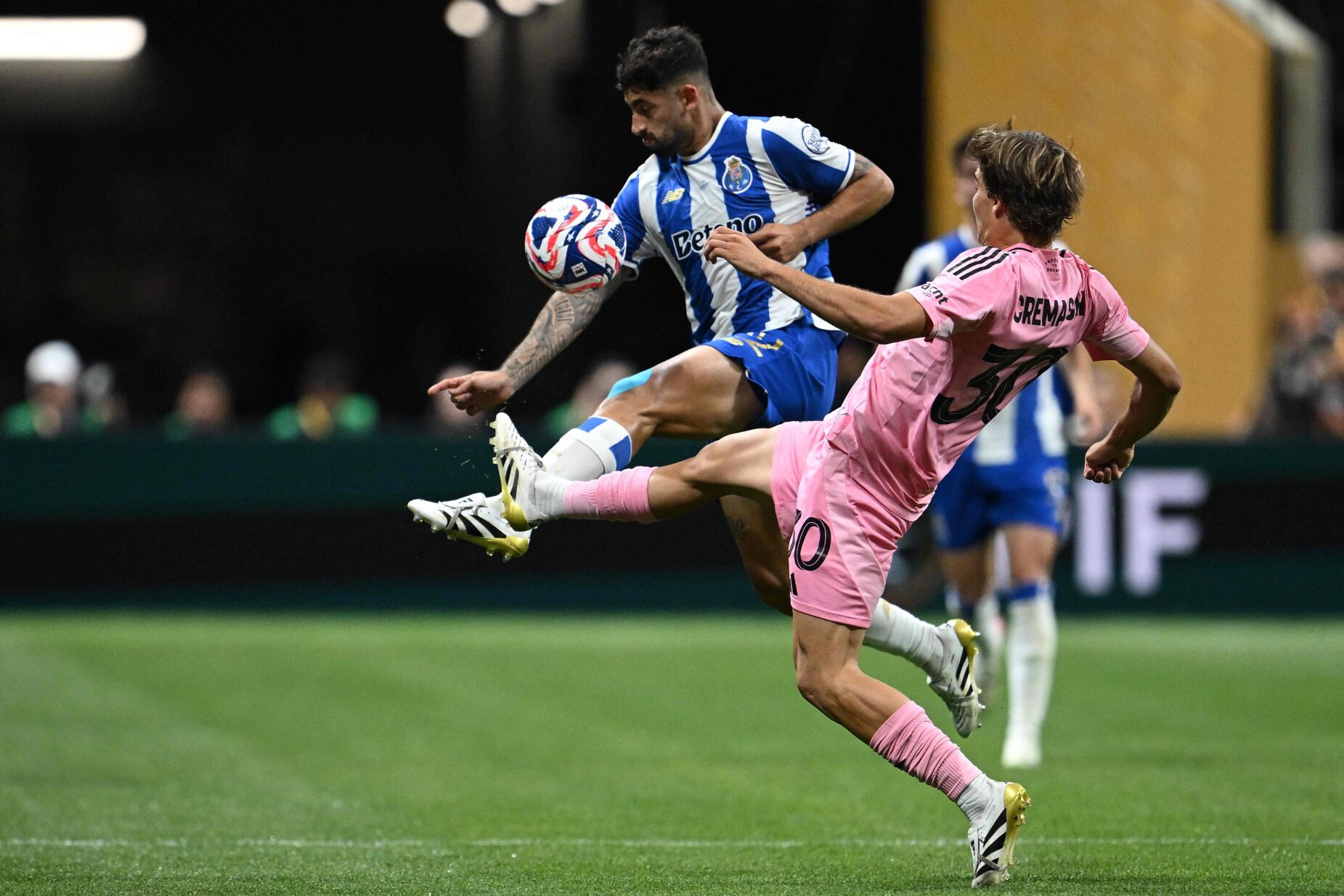 Alan Varela: "Vou dar tudo para devolver o voto de confiança do FC Porto"