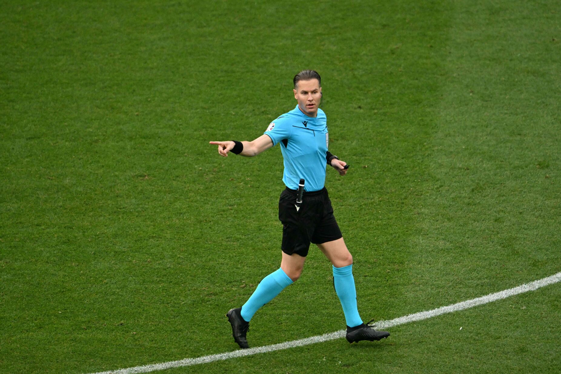 Champions: jogo entre Benfica e Barcelona já tem equipa de arbitragem