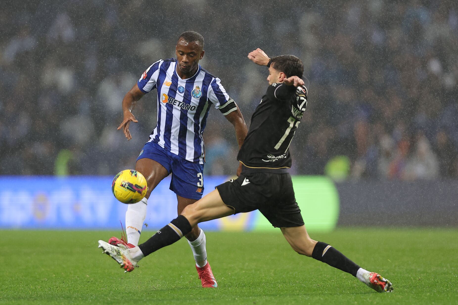 Tiago Djaló "desapareceu" das contas do FC Porto após receção ao V. Guimarães