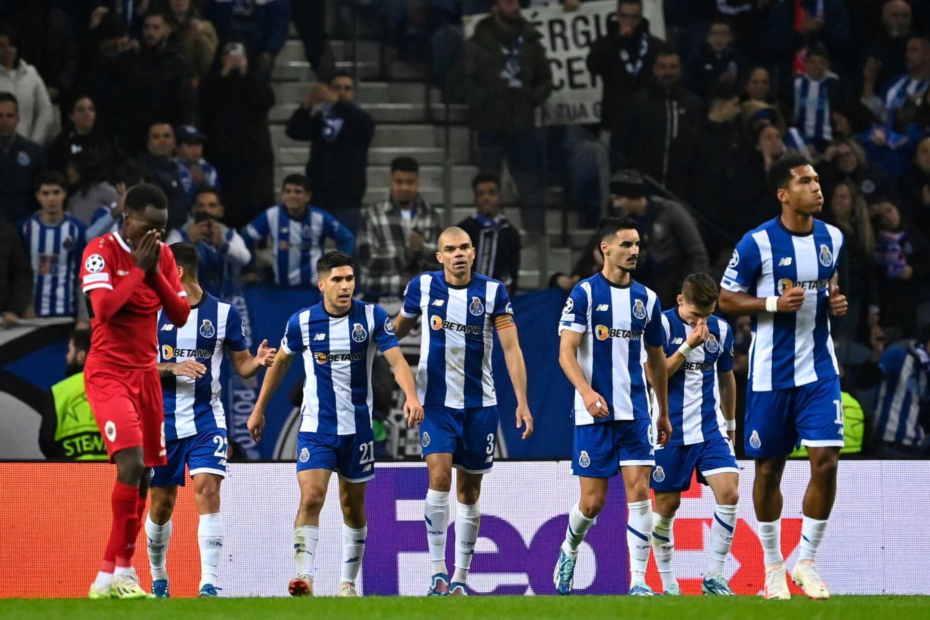Champions: Barcelona, Shakhtar e Antuérpia no grupo do FC Porto