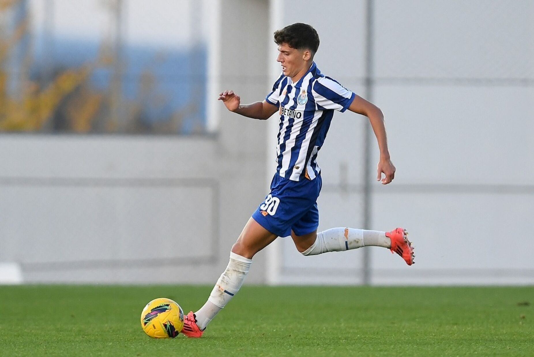 FC Porto já iniciou negociações para renovar contrato de mais um jovem dos "bês"