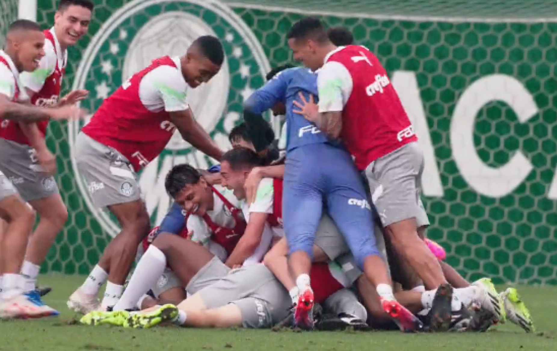 Veja o que Abel disse aos jogadores do Palmeiras após vice do