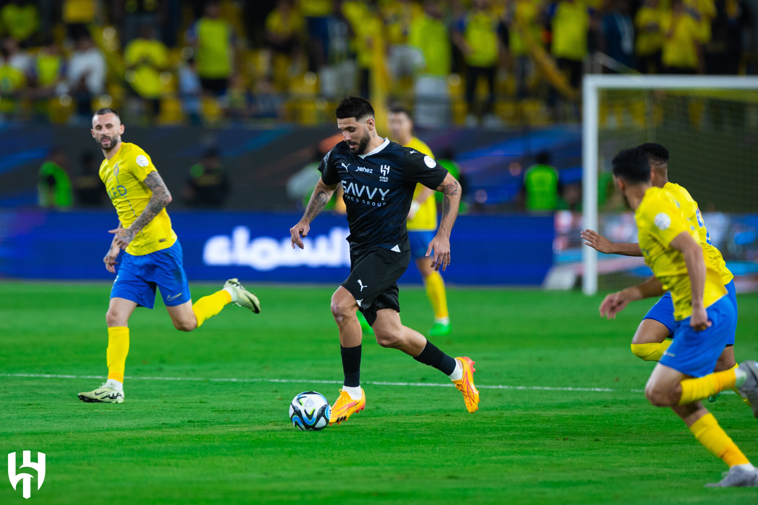 الهلال يواصل سلسلة اللاهزيمة في الدوري السعودي بفضل هدف في الوقت بدل الضائع