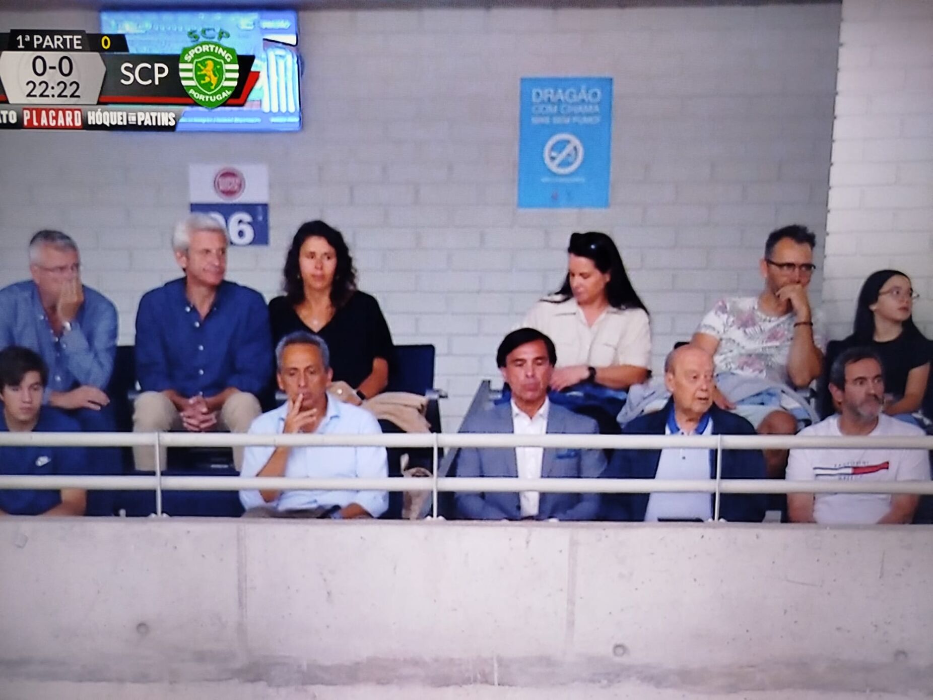 Pinto da Costa esteve a ver o hóquei em camarote ao lado de André Villas-Boas