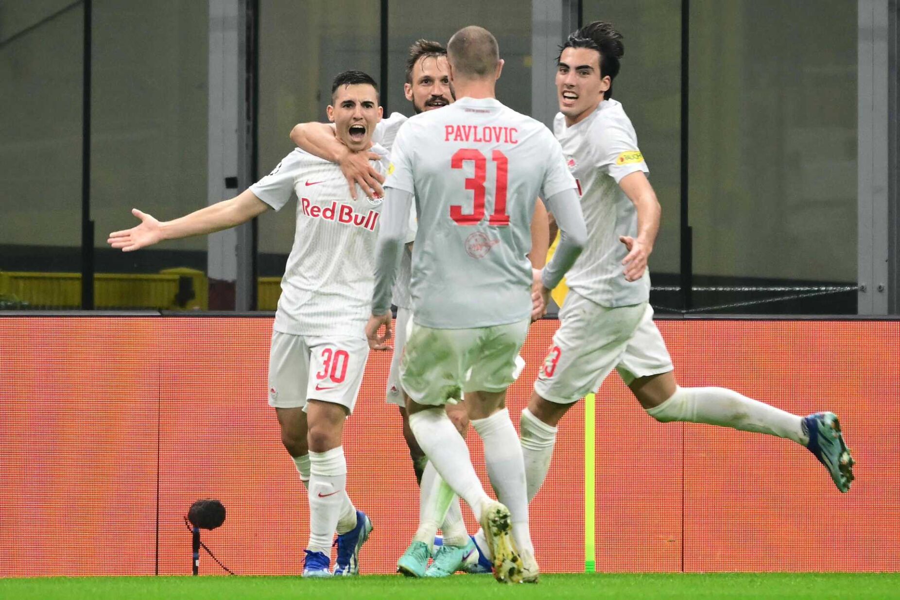 Atenção Benfica: Salzburgo vence antes do jogo da Champions