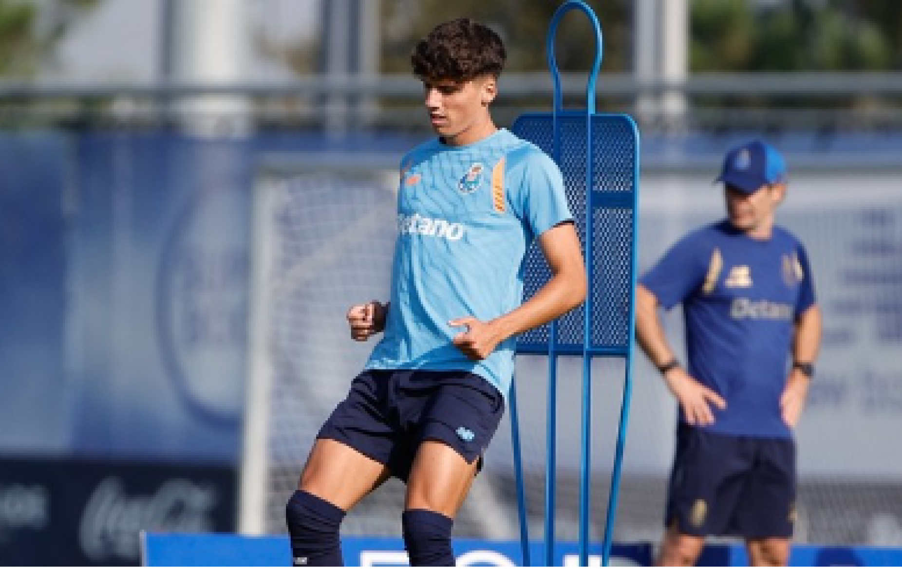 Médio do FC Porto B operado após lesão meniscal num joelho