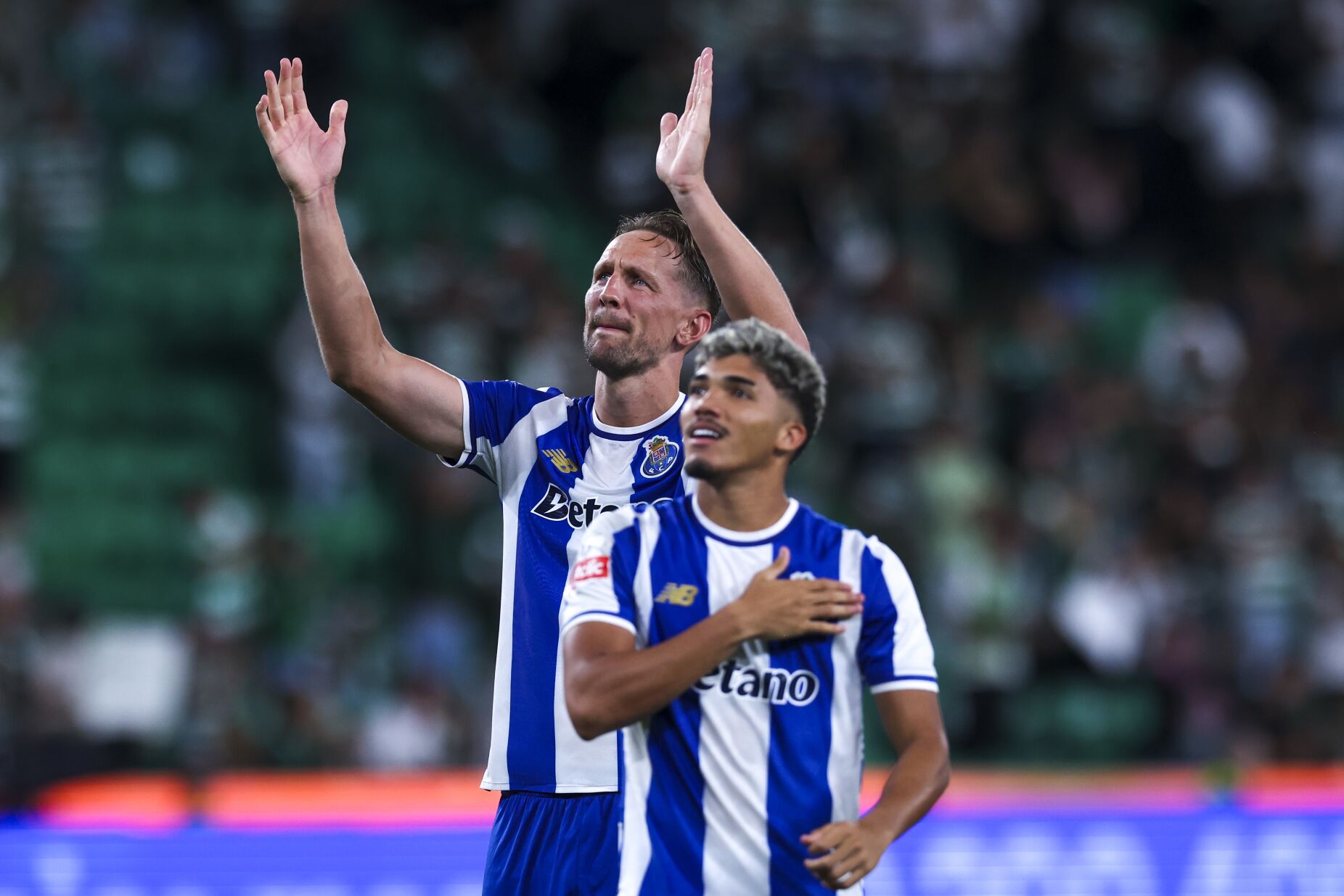 Alerta no FC Porto: Luuk de Jong e William Gomes lesionaram-se