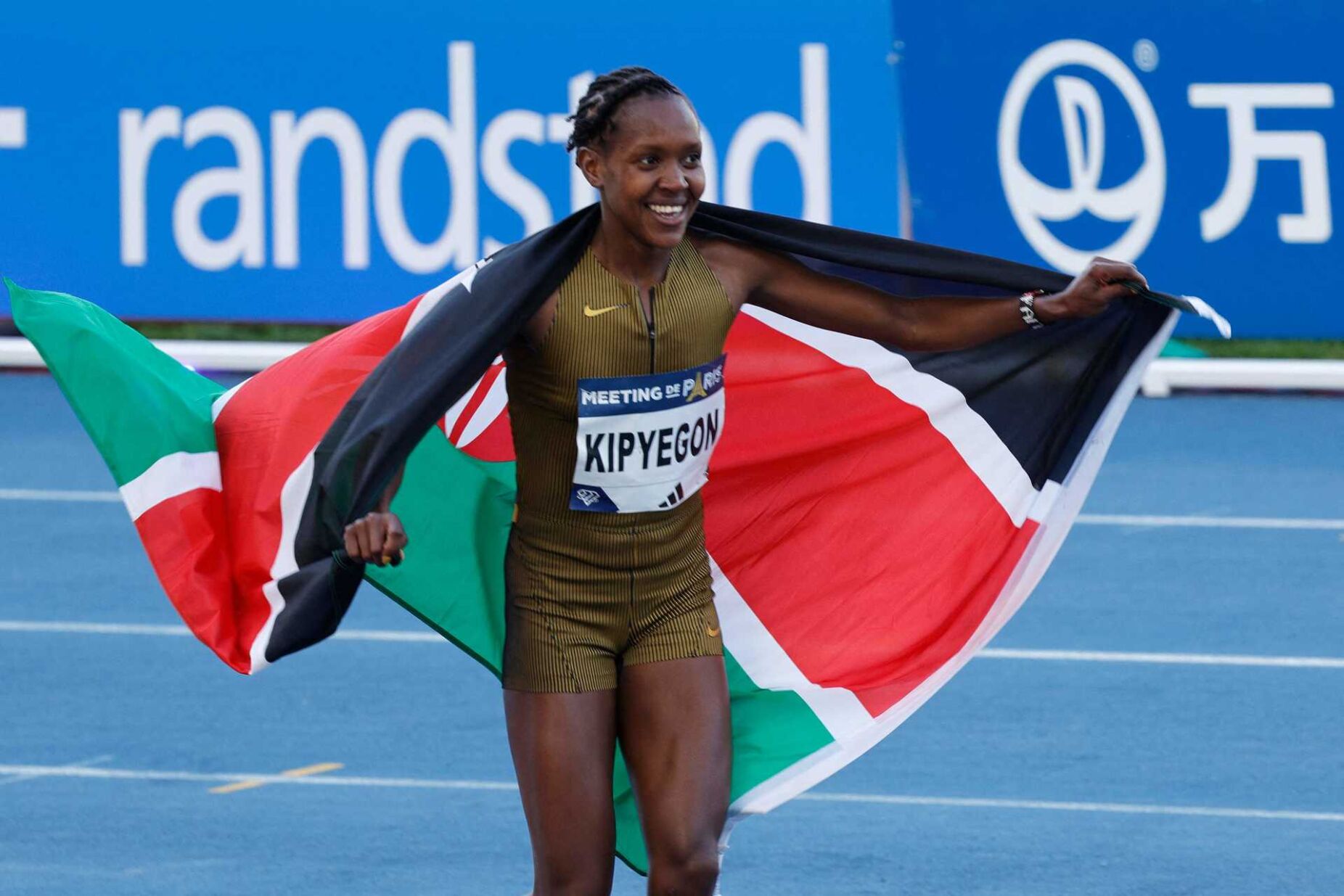 Atletismo: Faith Kipyegon melhora recorde mundial dos 1500 metros