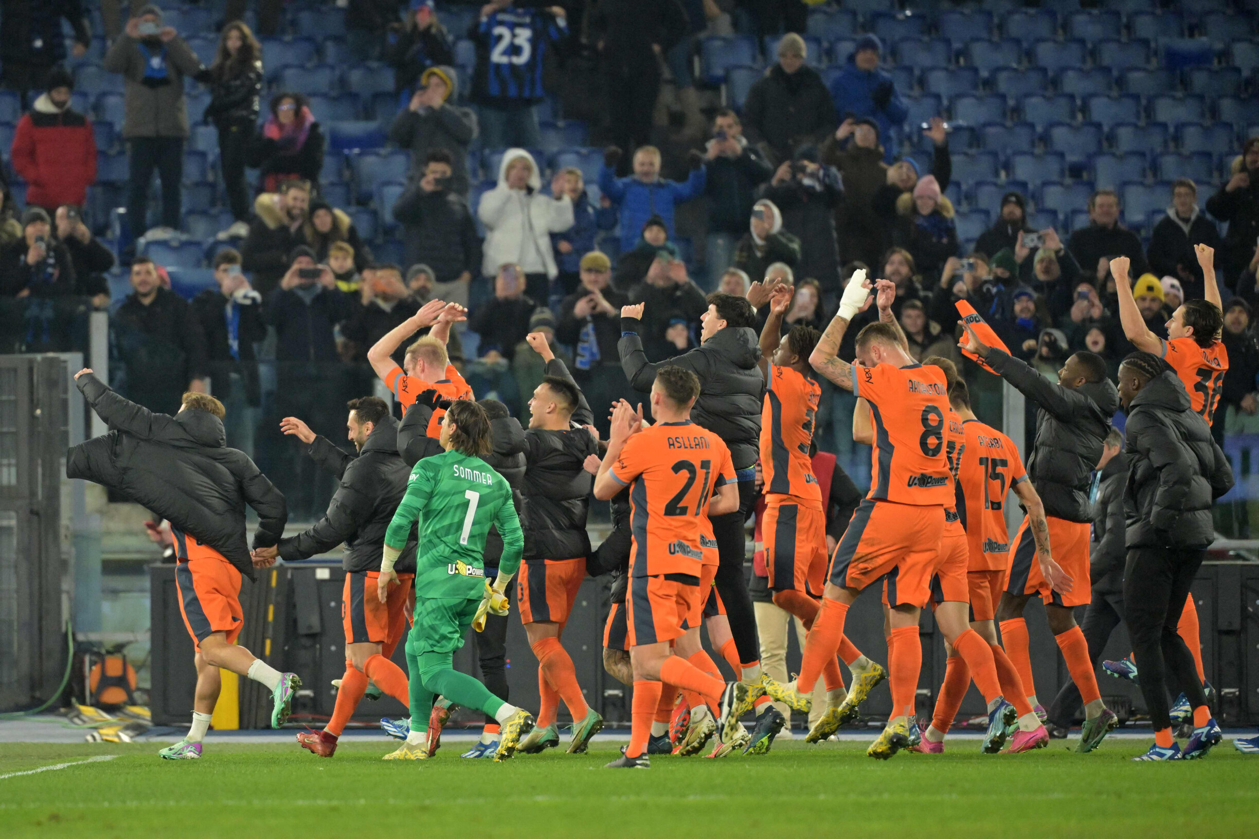 Juventus sai na frente, mas cede empate e deixa Inter na liderança