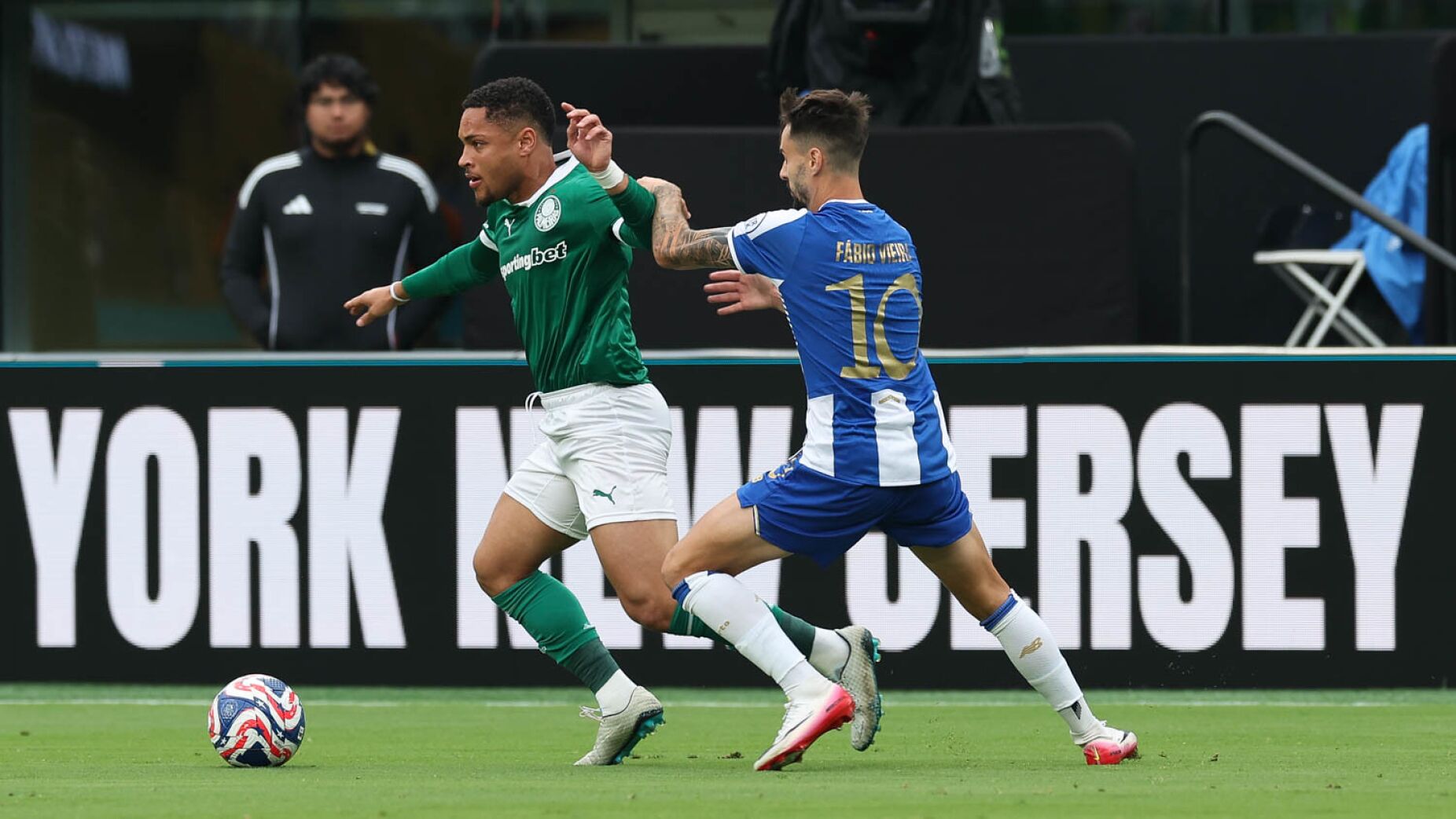 Ex-Palmeiras após empate com FC Porto: "Futebol brasileiro continua temido"