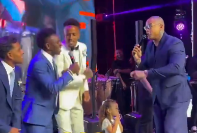 Vinícius, Rodrygo e Camavinga dão espetáculo no casamento de Militão
