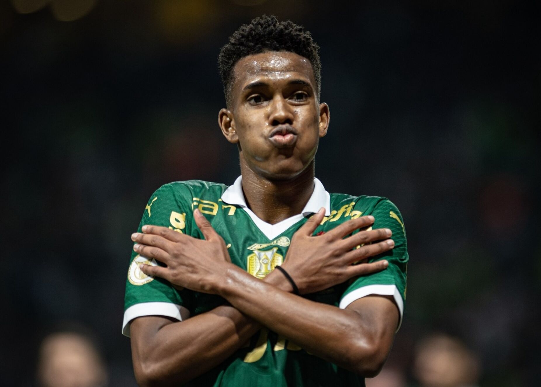 Estêvão Willian inspira-se em Messi e Ronaldo: "Serei um dos melhores"