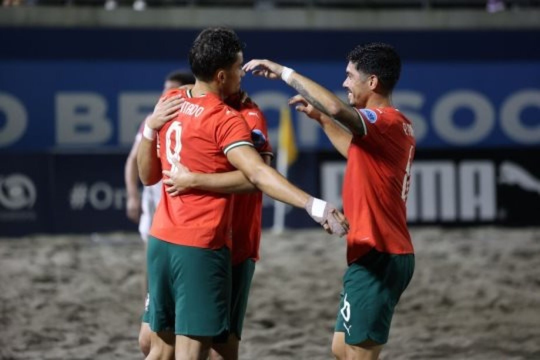 Seleção de futebol de praia goleia e faz pleno na Liga Europeia