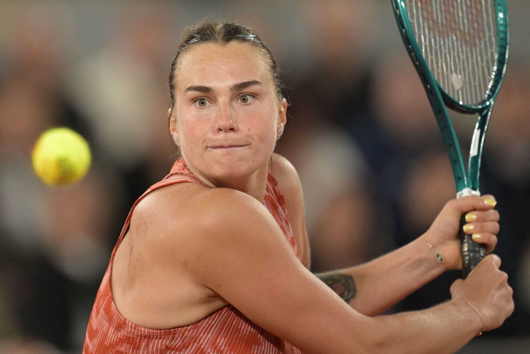Aryna Sabalenka apurada para os oitavos de final de Roland Garros