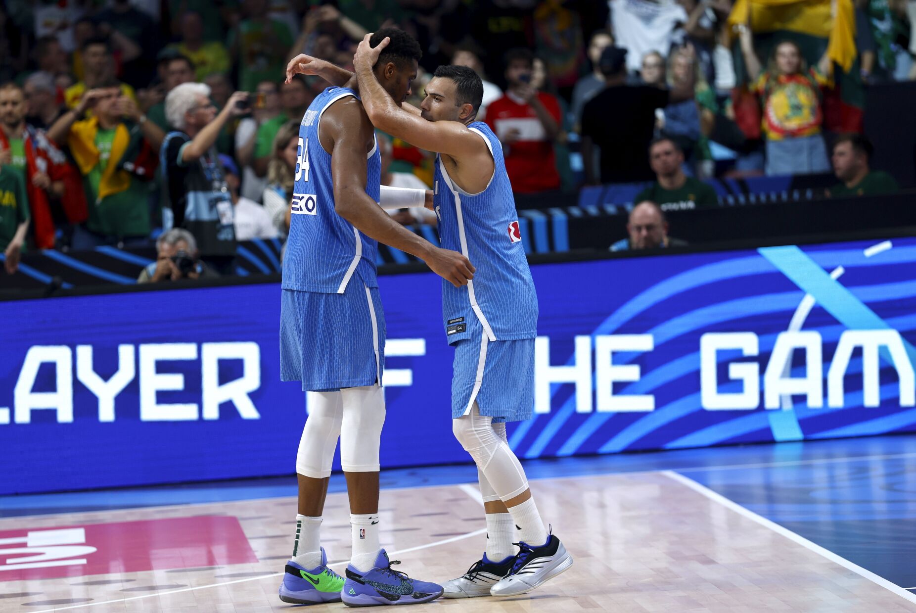 Turquia e Grécia marcam encontro nas meias-finais do Eurobasket