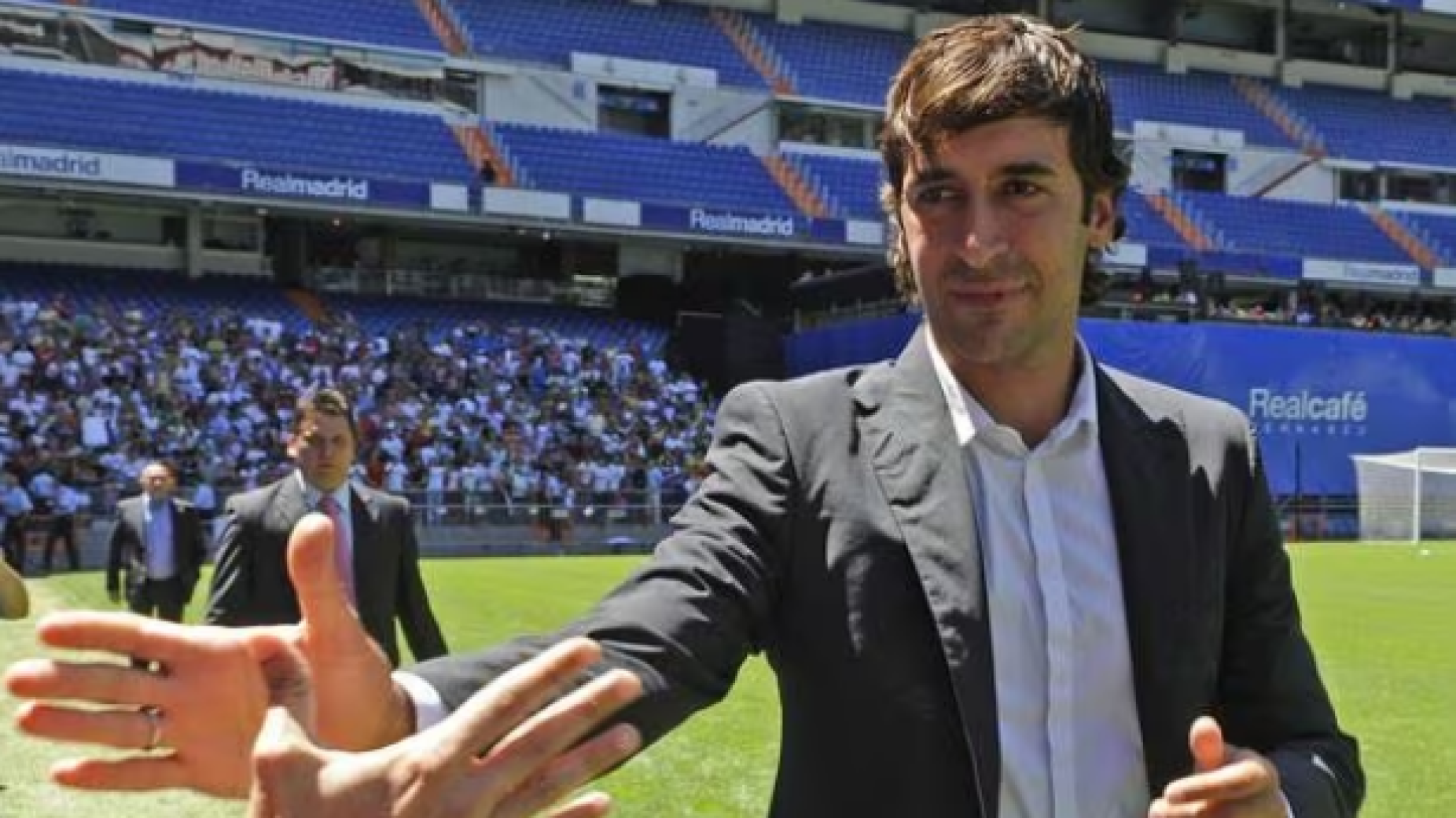 Bayer Leverkusen tem Raúl González na lista para suceder a Ten Hag