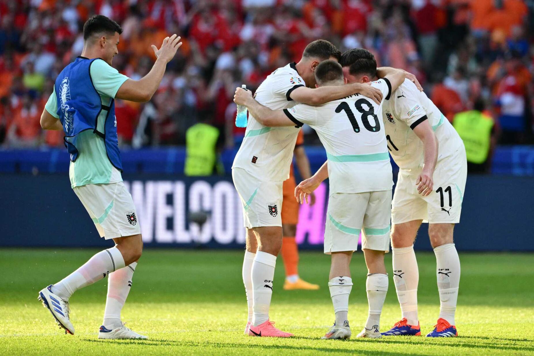 Áustria bate Países Baixos e vence Grupo D, França passa em segundo