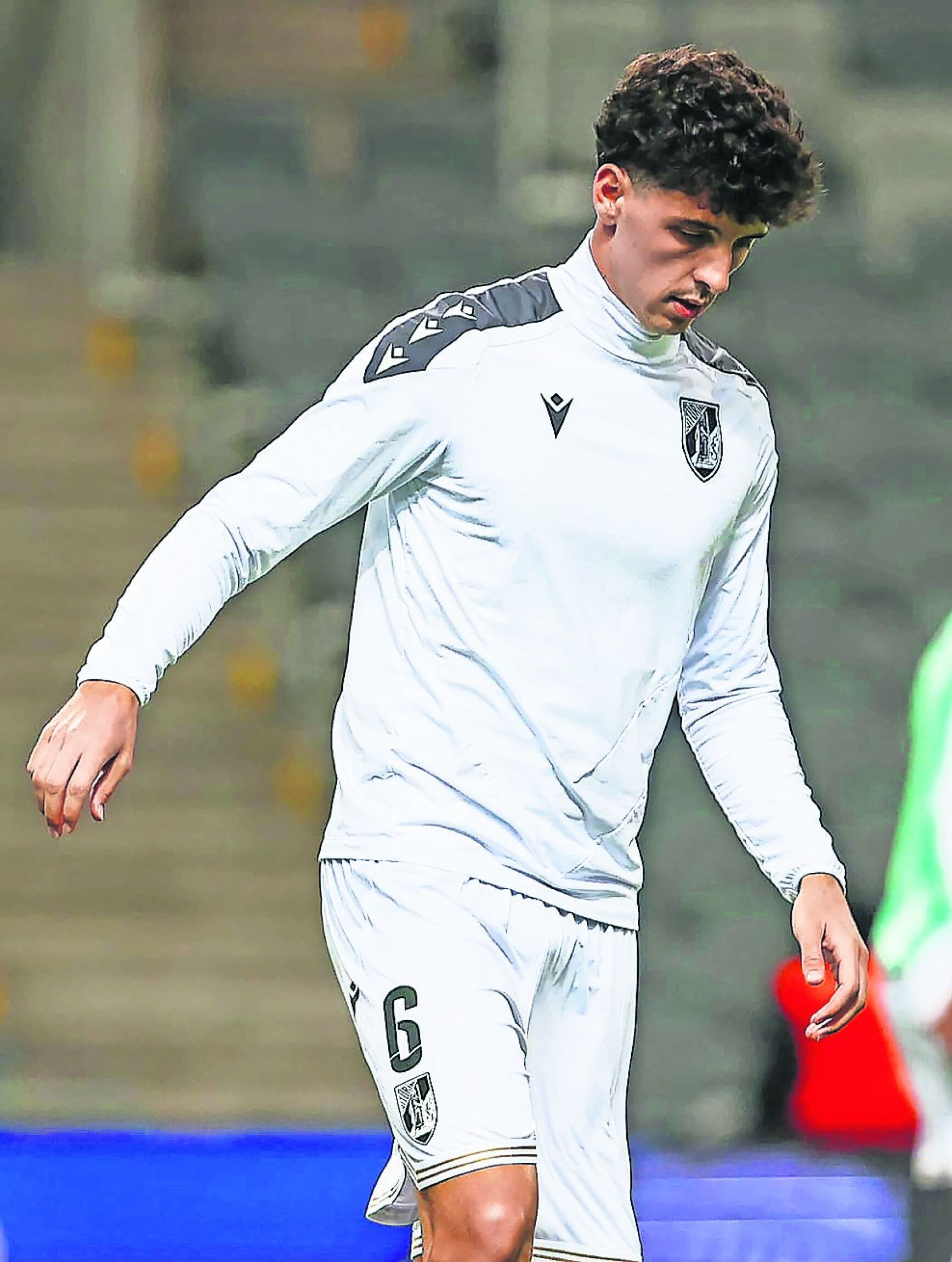 Manu Silva frustrado por erro mas amparado pelo plantel do Vitória
