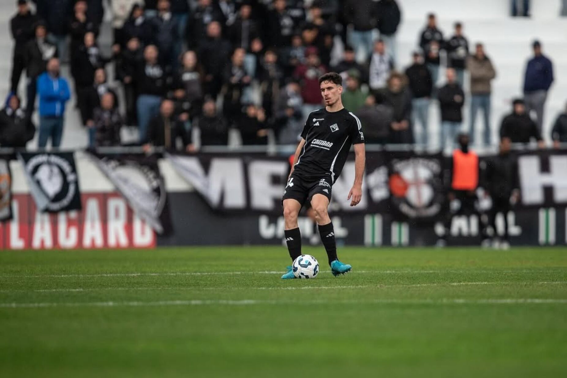 Ni Rodrigues é reforço do Estrela da Amadora com contrato até 2028