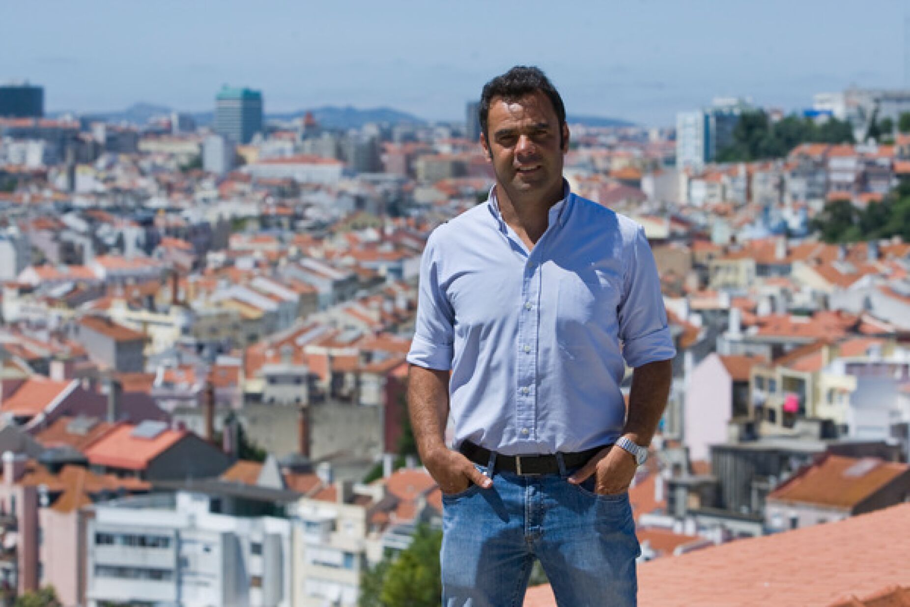 Fernando Gomes lamenta morte de João Oliveira Pinto: "Enche de tristeza a família do futebol"
