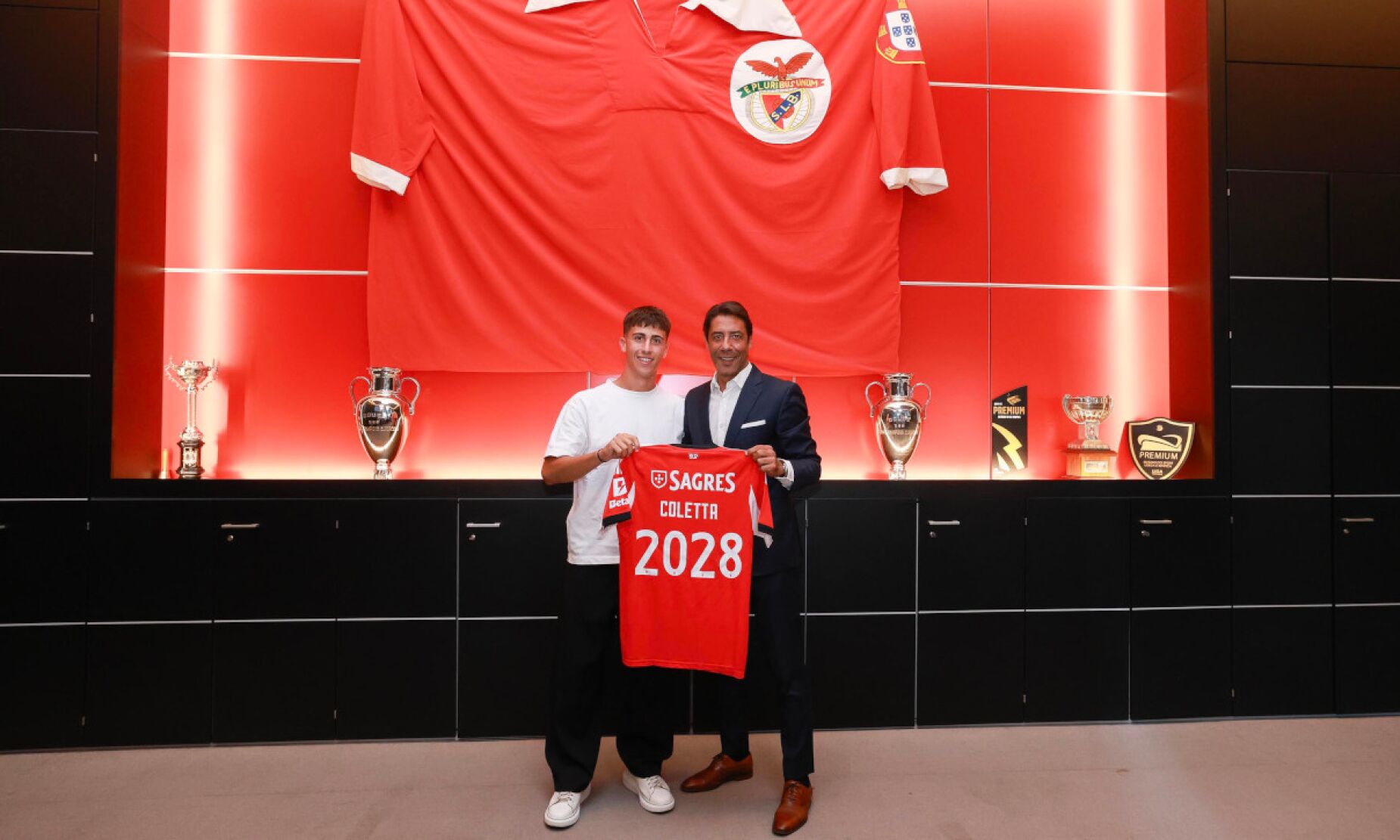 Federico Coletta oficializado no Benfica com promessa: "Dou sempre tudo"