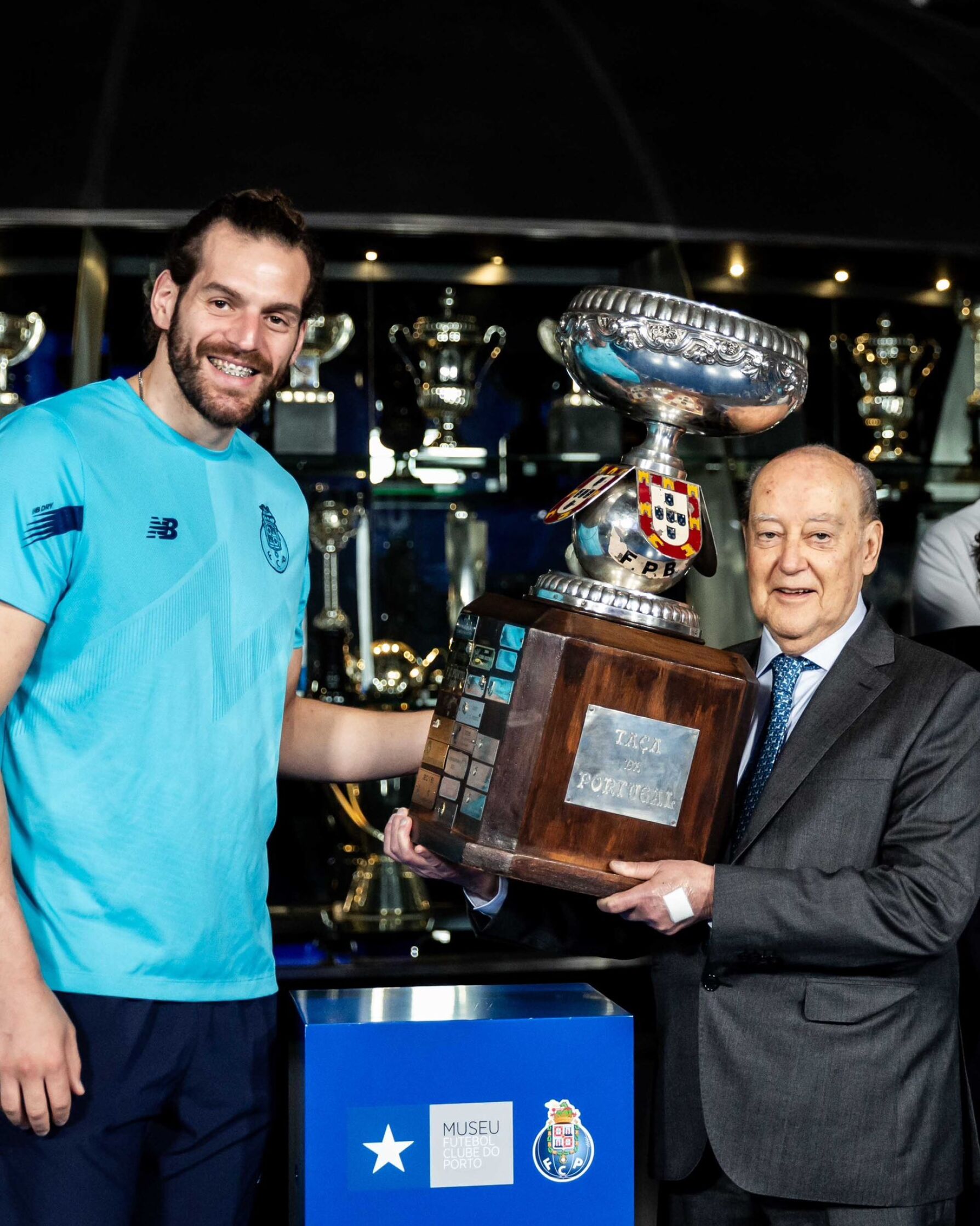 Pinto da Costa no Museu do FC Porto: "Não vi visitantes à procura de saber se os capitais próprios estão positivos ou negativos"