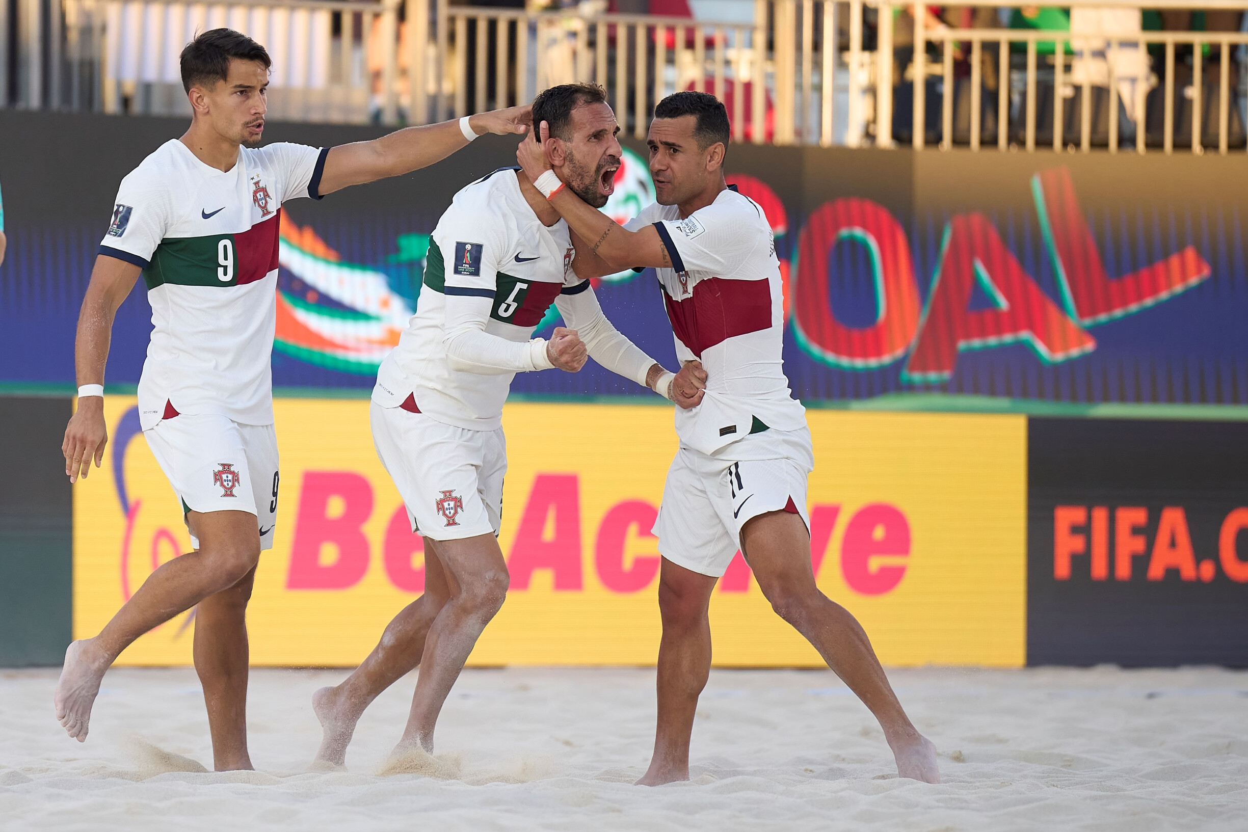 Portugal perde com a Bielorrússia e diz adeus ao Mundial de futebol de ...