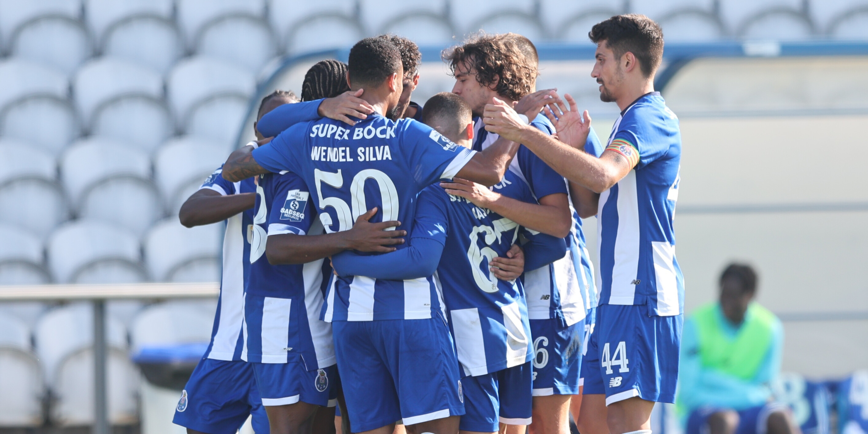 Benfica B e Oliveirense fecham 11.ª jornada da II Liga com empate