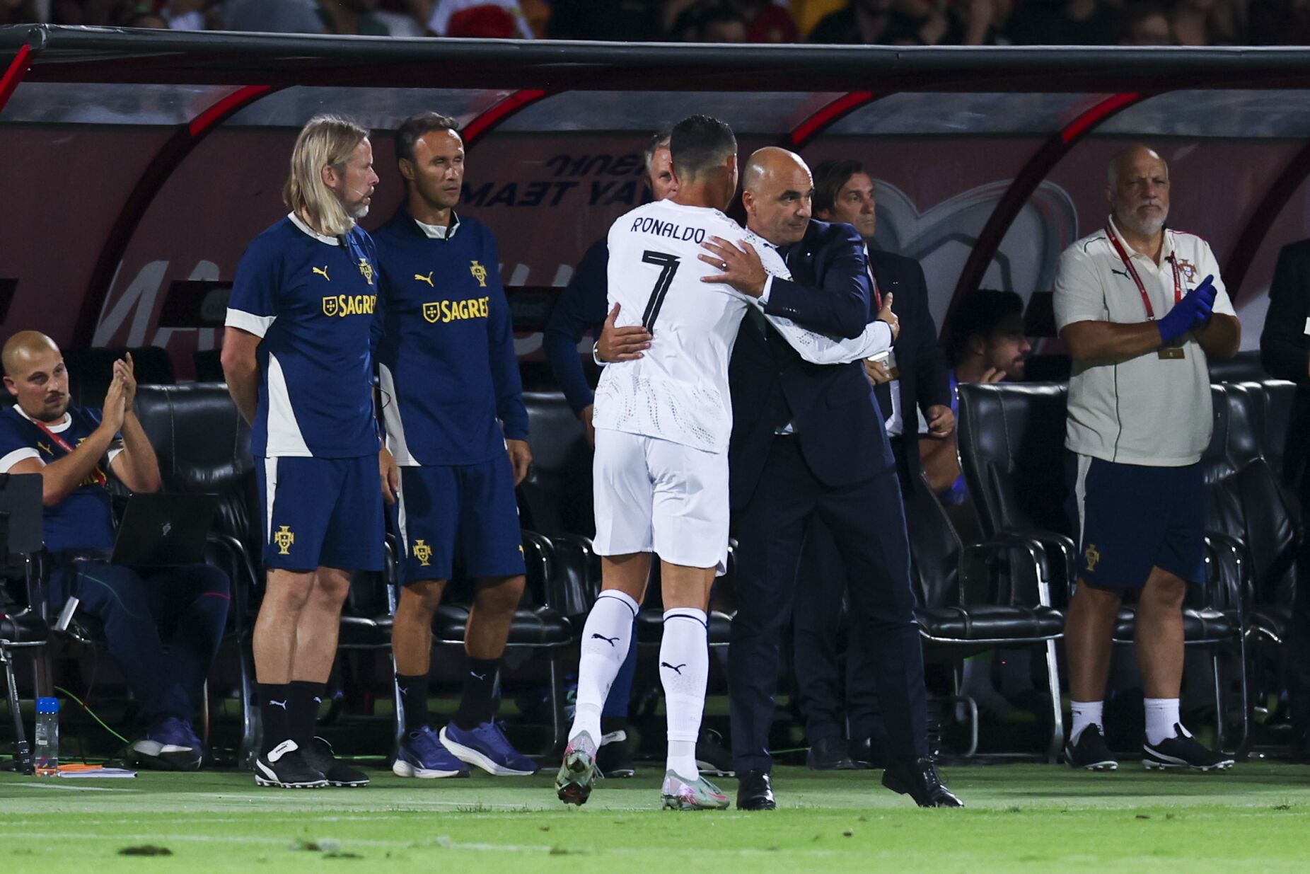 Roberto Martínez: "Ronaldo é como um jovem que vem à Seleção pela primeira vez"