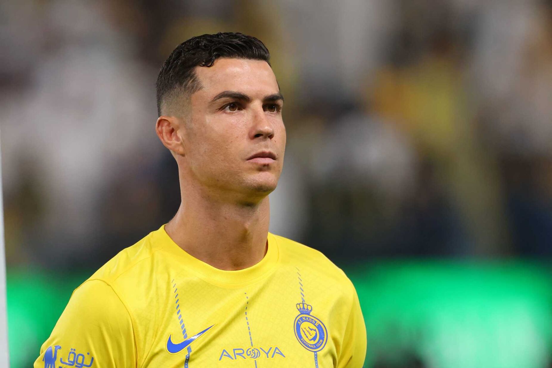 Lenda de boxe quer lutar com Ronaldo: "Quem não gostaria de lhe dar um estalo?"