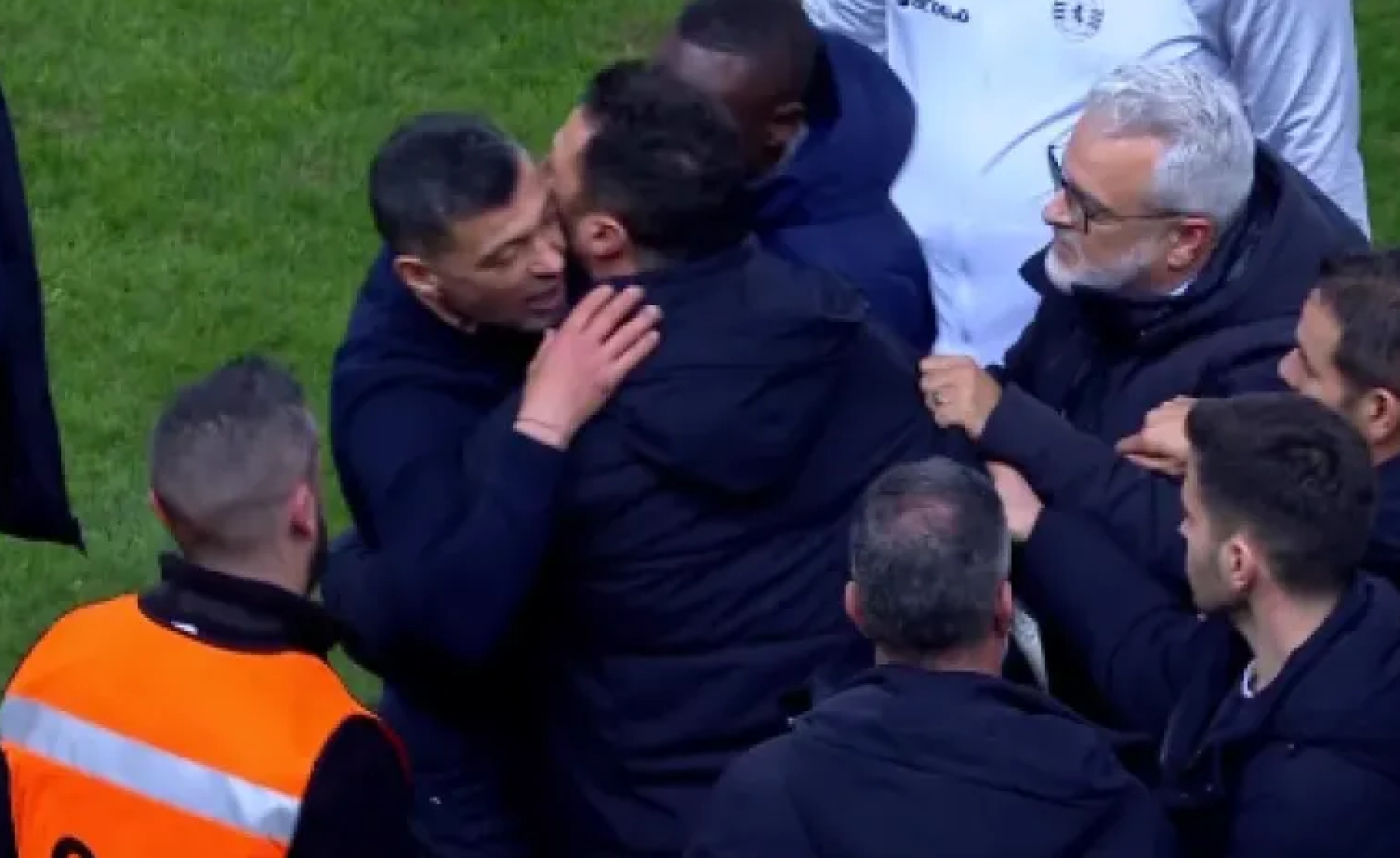 Processos a Sérgio Conceição e Hugo Viana após o Sporting-FC Porto arquivados pelo CD