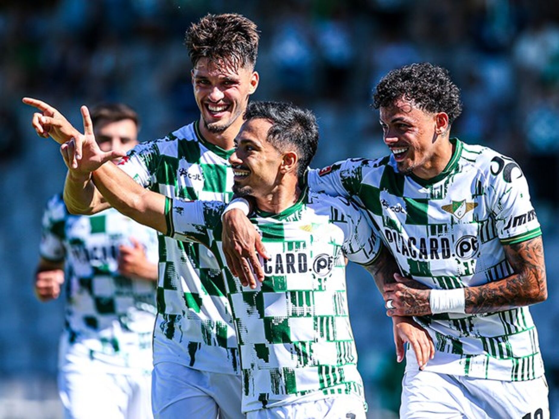 Moreirense bate Arouca após reviravolta e junta-se a FC Porto e Sporting no topo