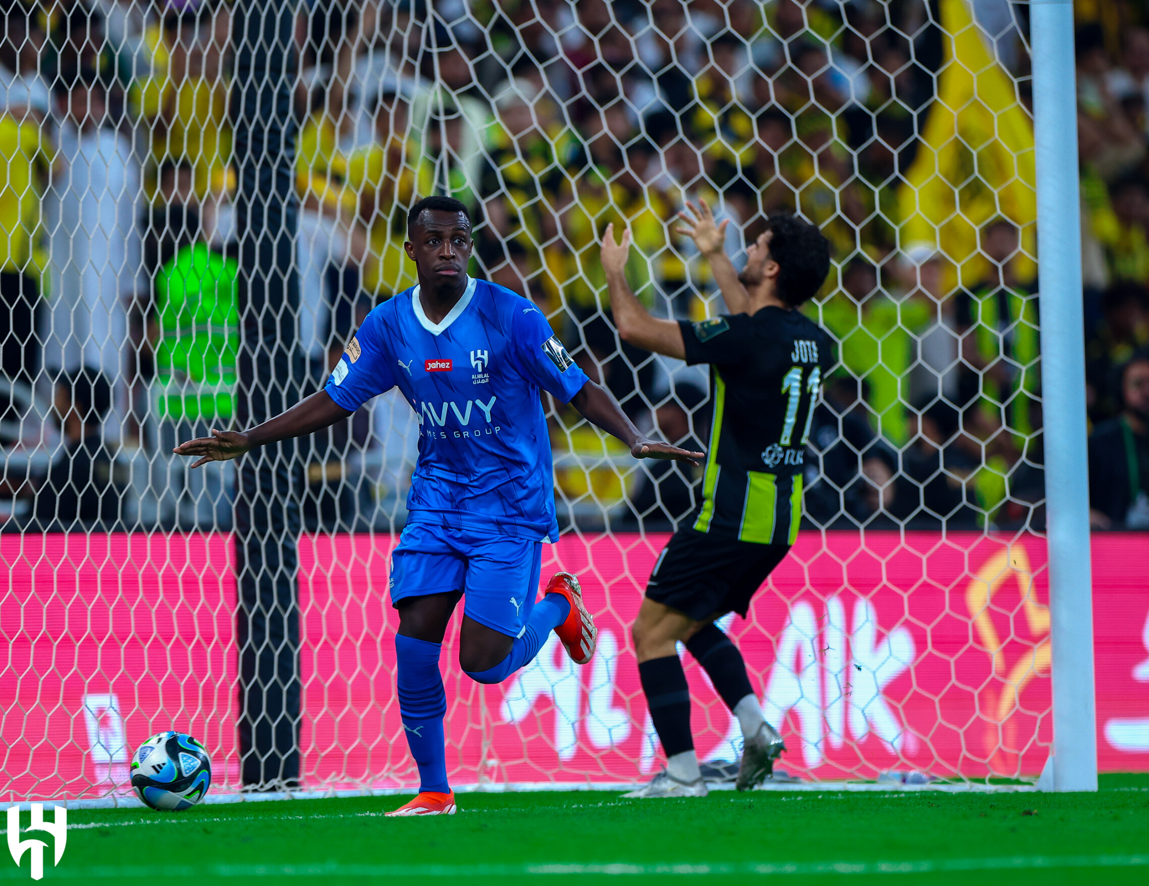 الهلال، بقيادة جورجي جيسوس وروبين نيفيز، يتأهل إلى نهائي كأس الملك السعودي