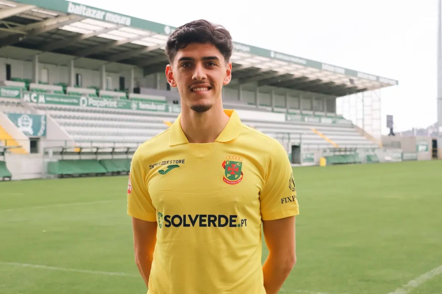 Oficial: Famalicão empresta extremo ao Paços de Ferreira
