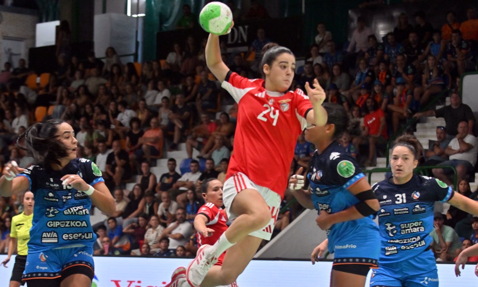 Benfica derrotado na final da Supertaça Ibérica feminina de andebol