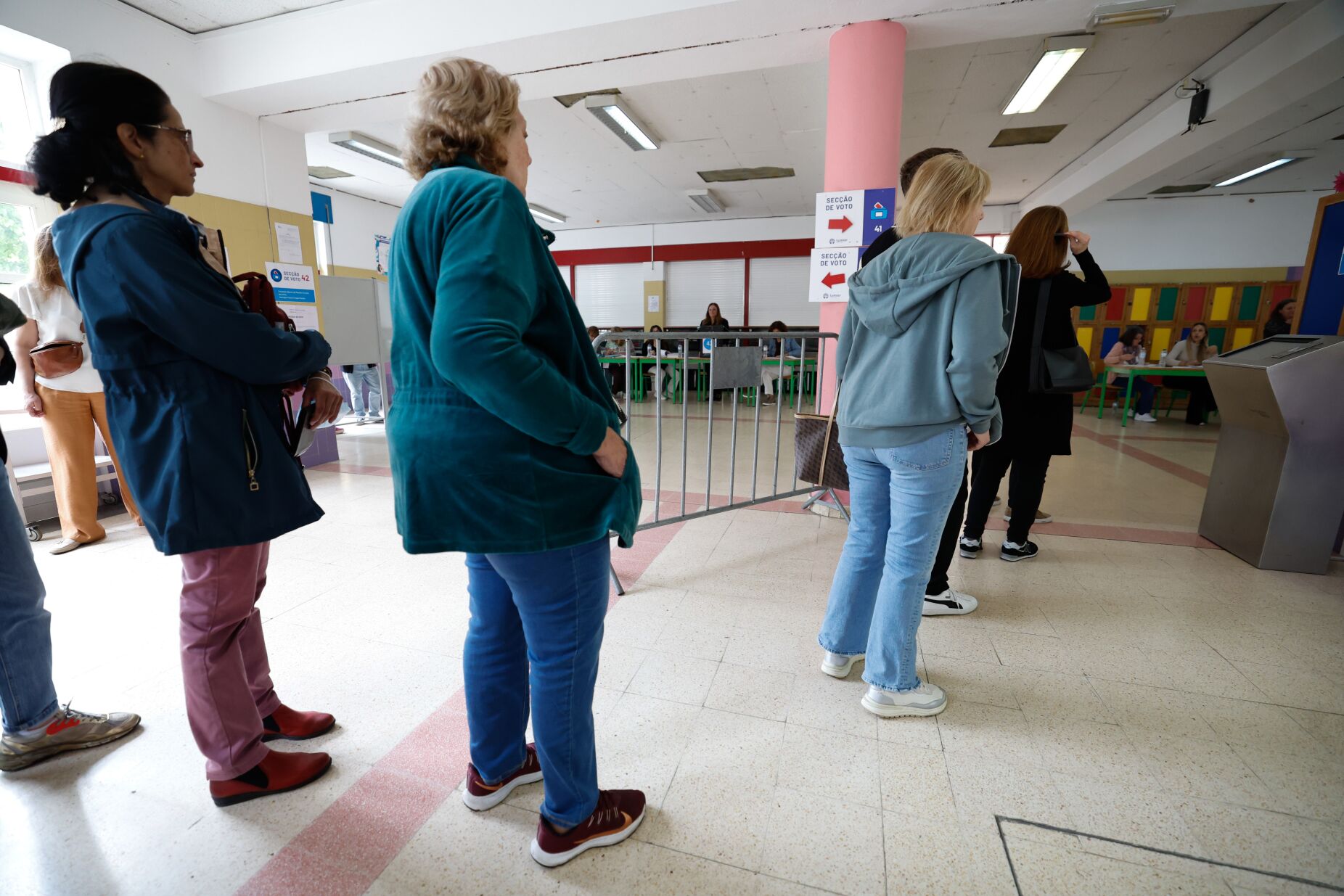 Legislativas: projeções apontam para abstenção entre 34,7% e 47,7%