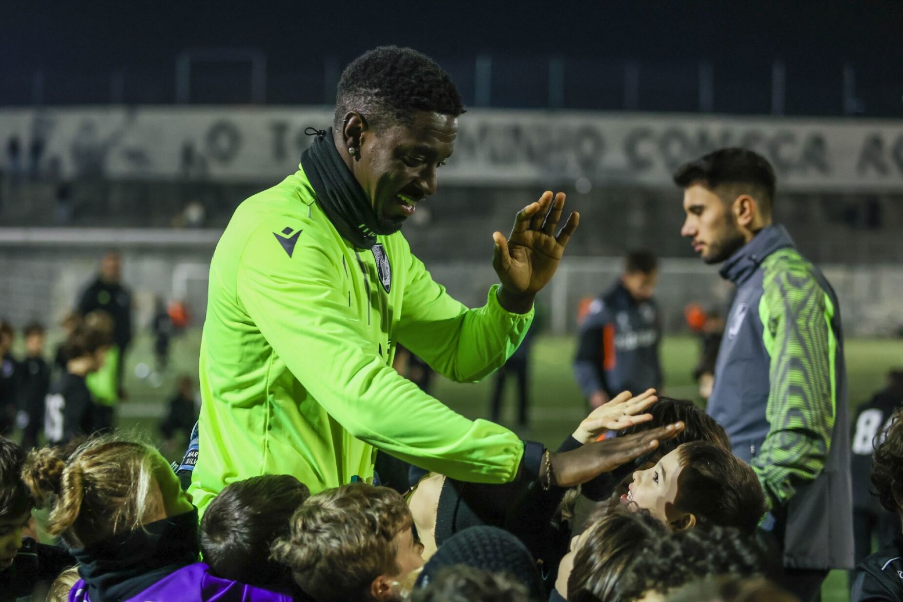 JOGA PELAS CRIANÇAS, A FAVOR DA LIGA CONTRA O CANCRO - Academia