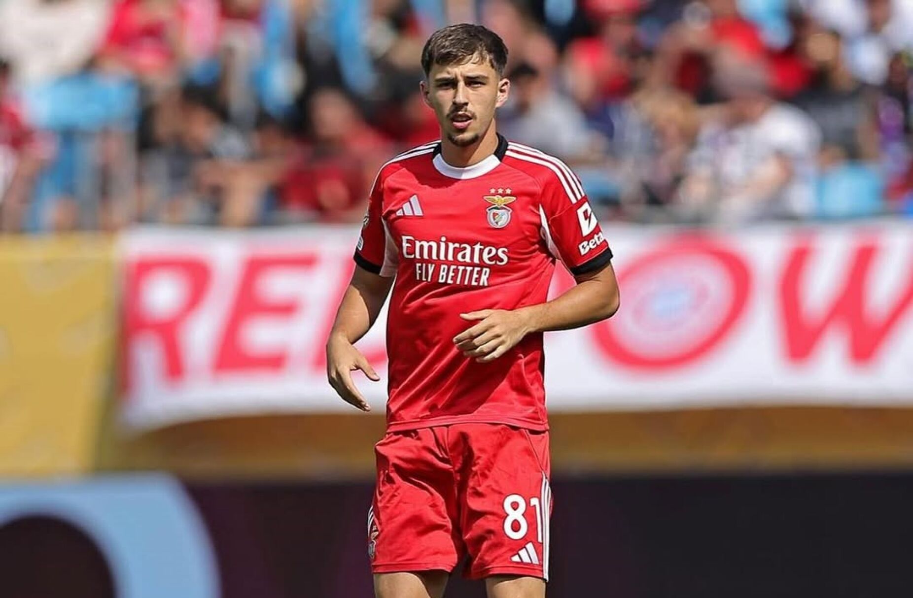 Adrian Bajrami pode render cinco milhões de euros ao Benfica
