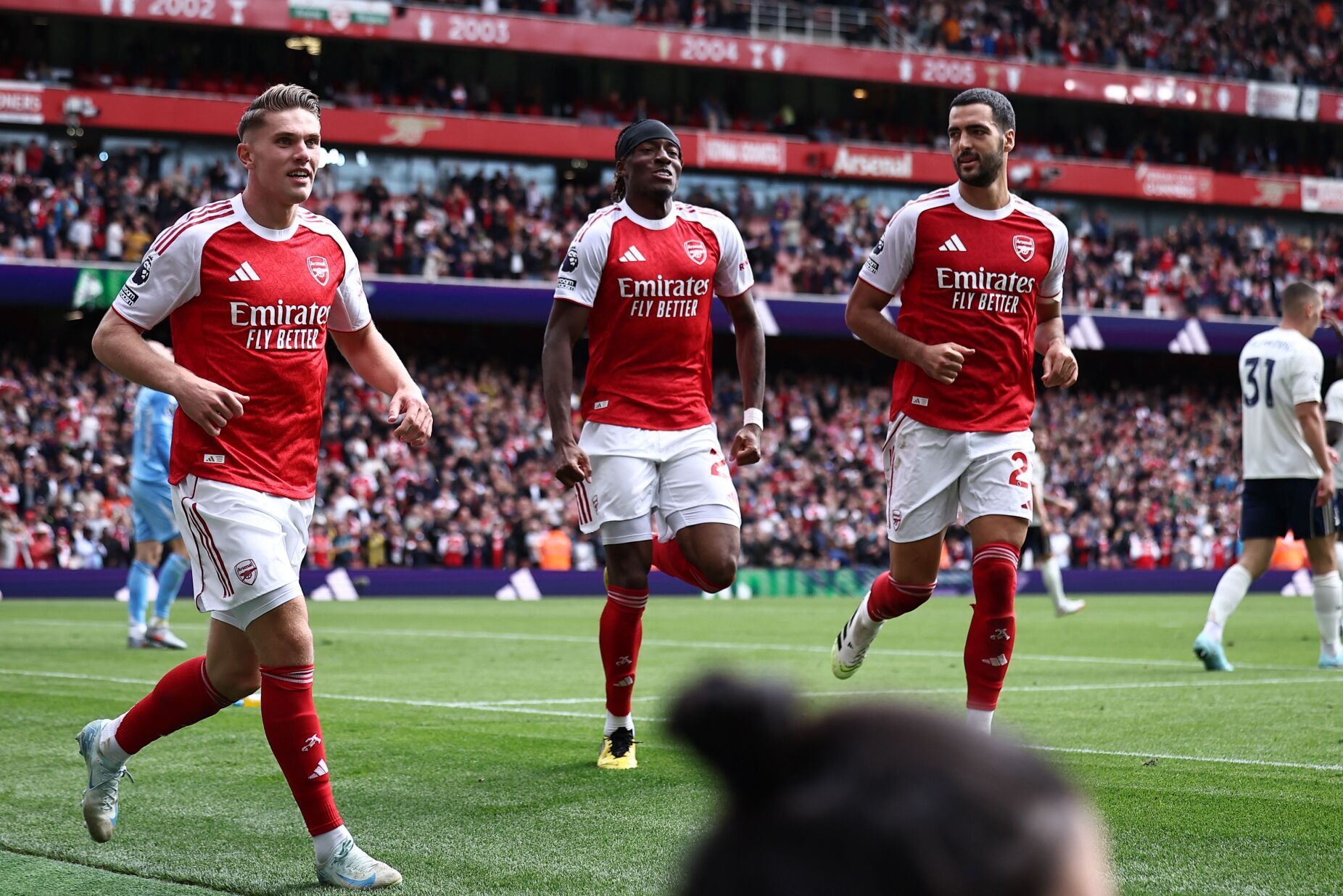 Gyokeres marca, Zubimendi bisa e Arsenal vence o Nottingham Forest