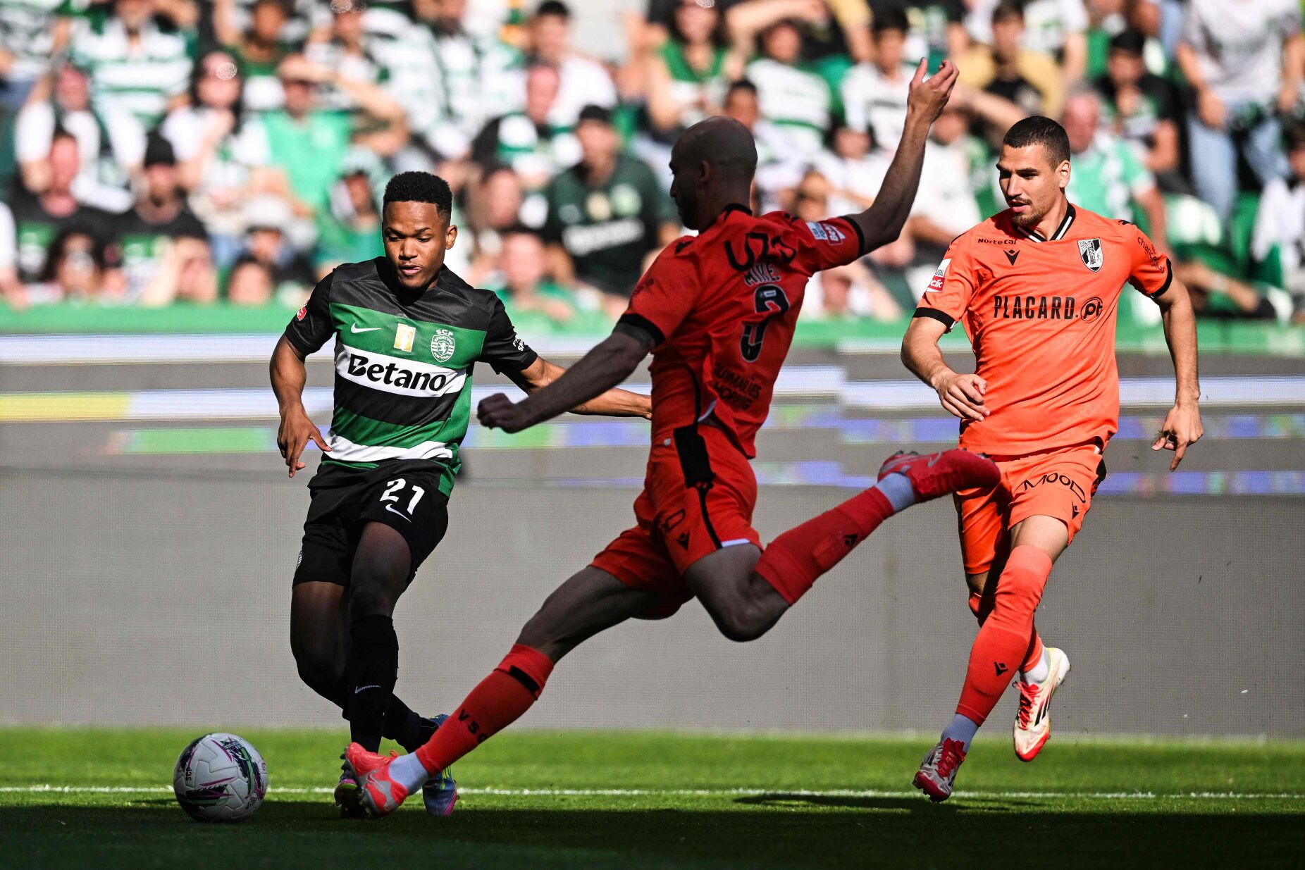 Em fim de contrato, Villanueva despede-se do V. Guimarães