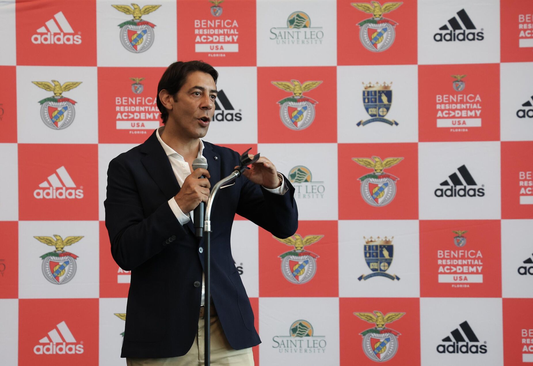 Benfica fecha época com 34,4 milhões de euros positivos