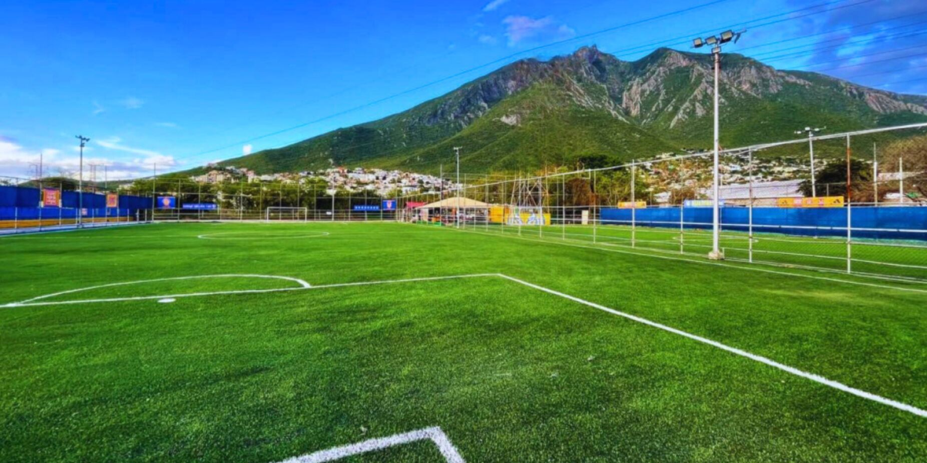 FC Porto abre escola de futebol em Monterrey