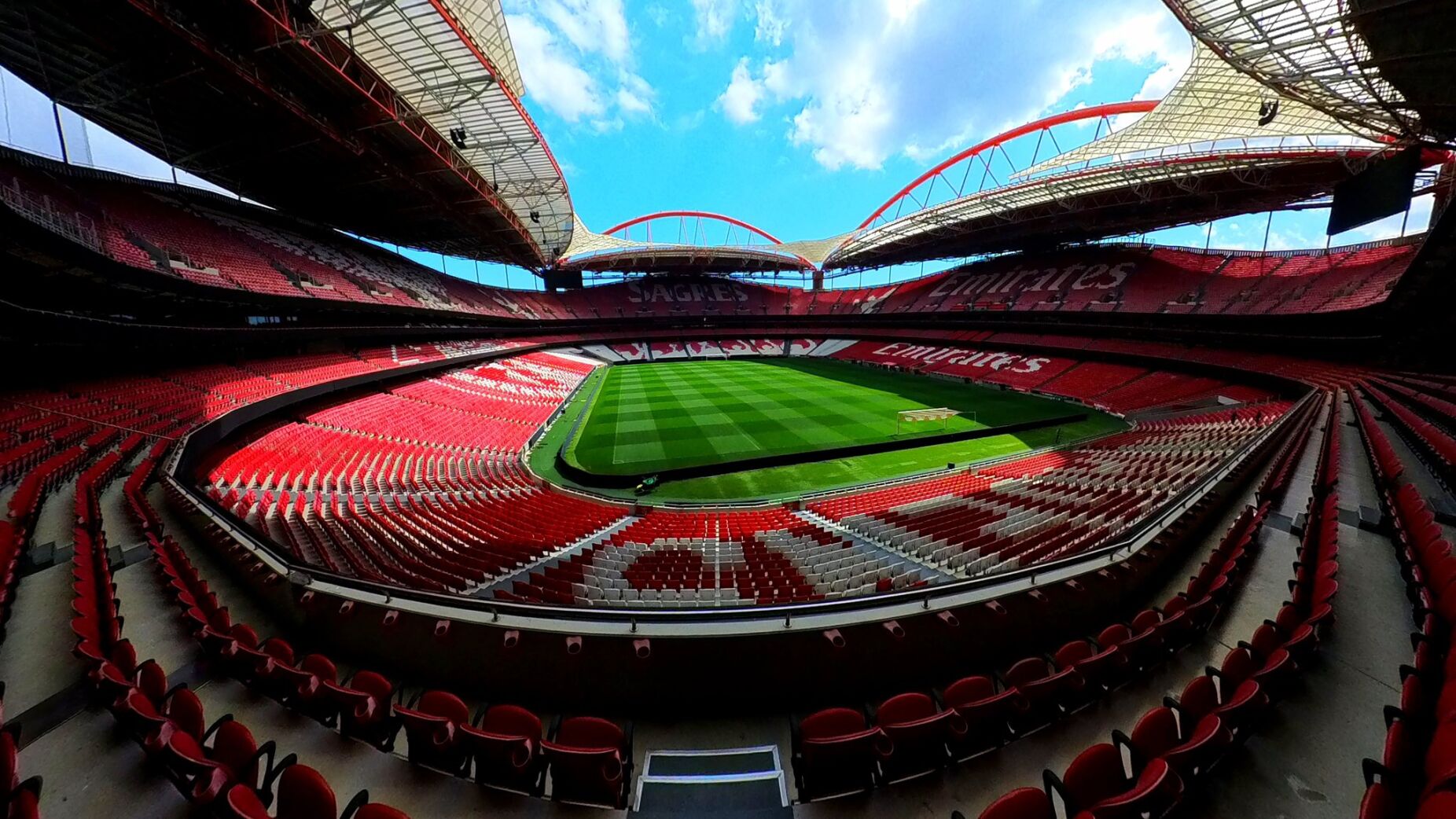 Estádio da Luz está mais perto dos 70 mil lugares