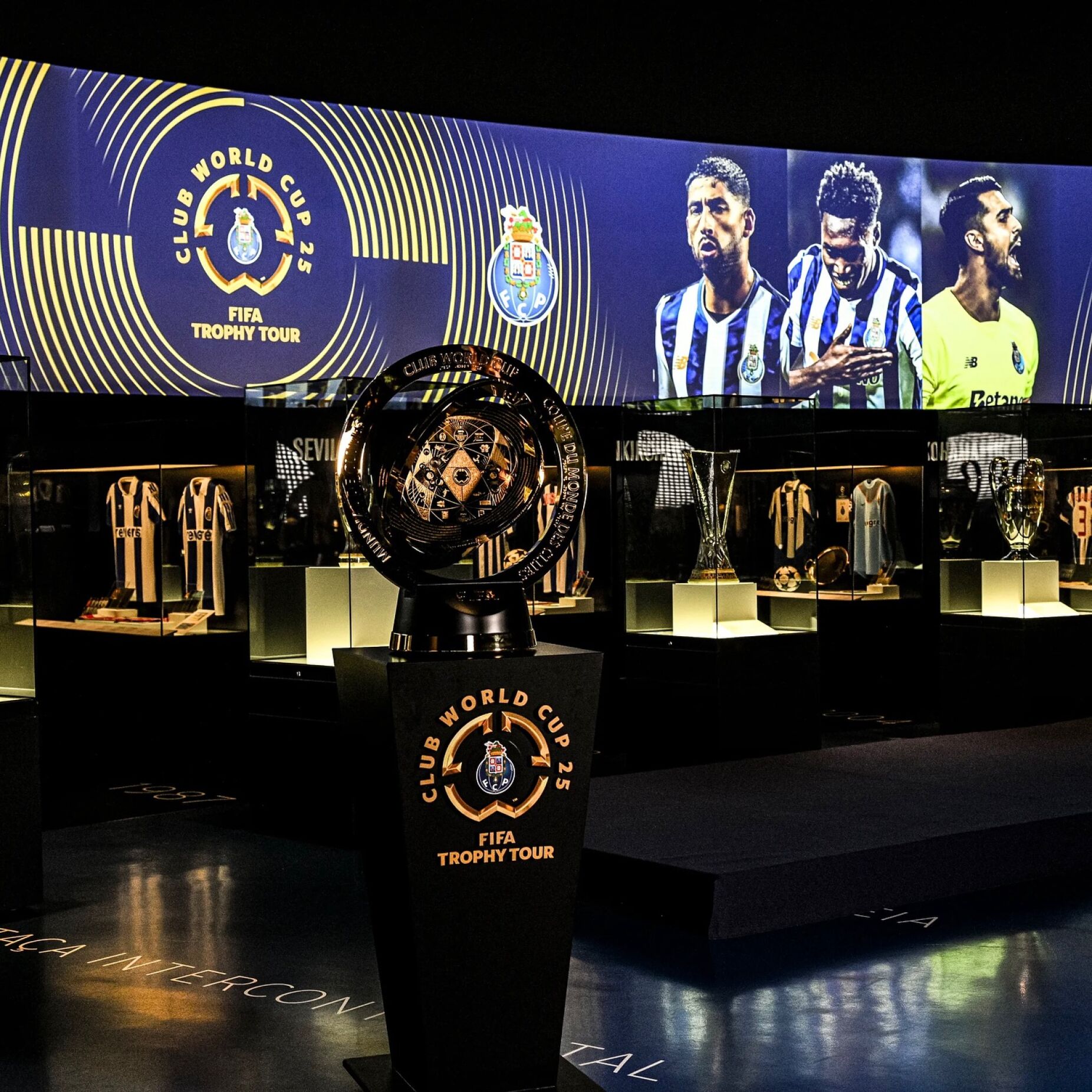 Gianni Infantino: "Estamos ansiosos para ver o FC Porto jogar no panorama mundial"