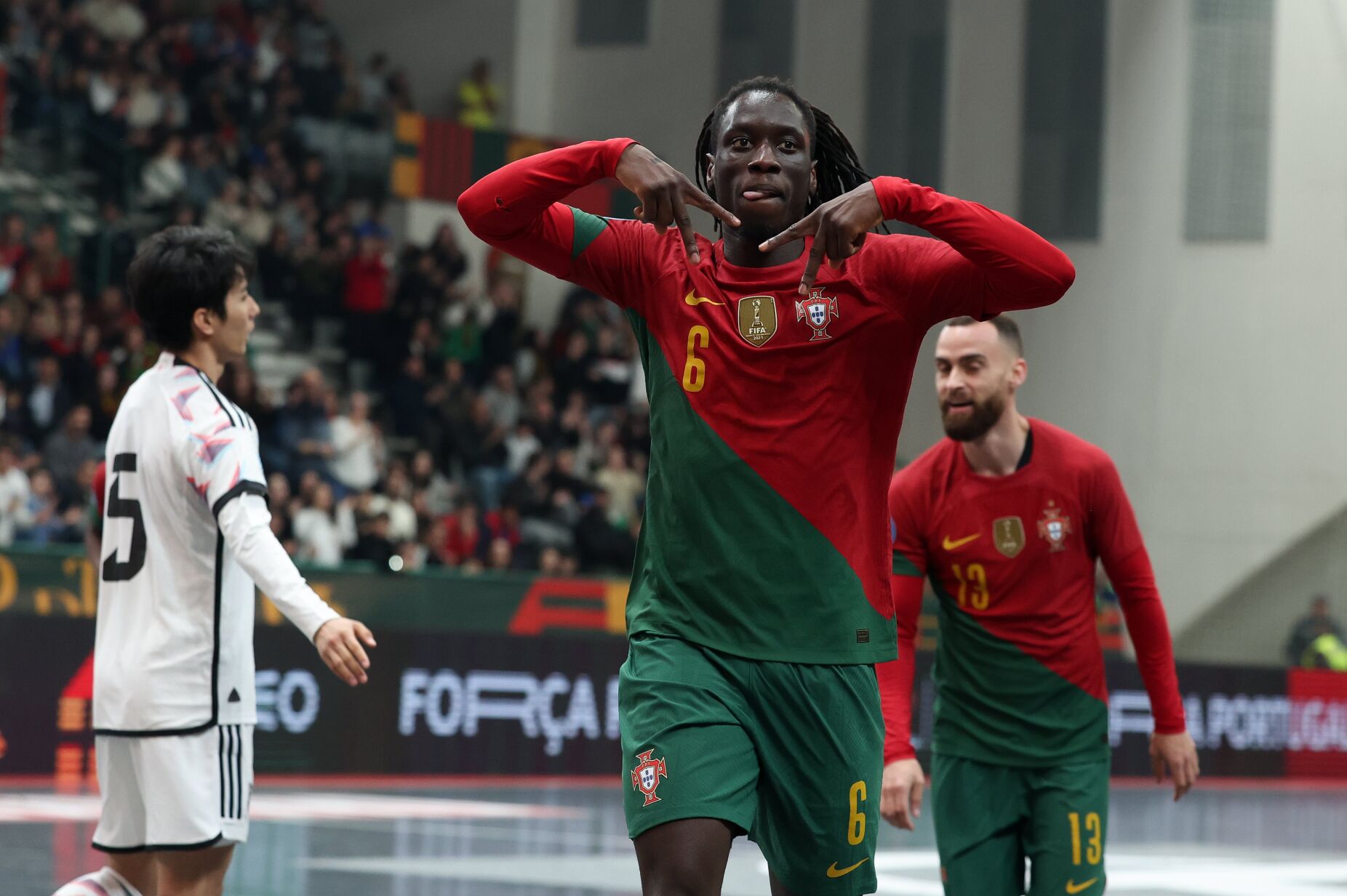 Zicky Té brilha e Portugal volta a vencer Japão