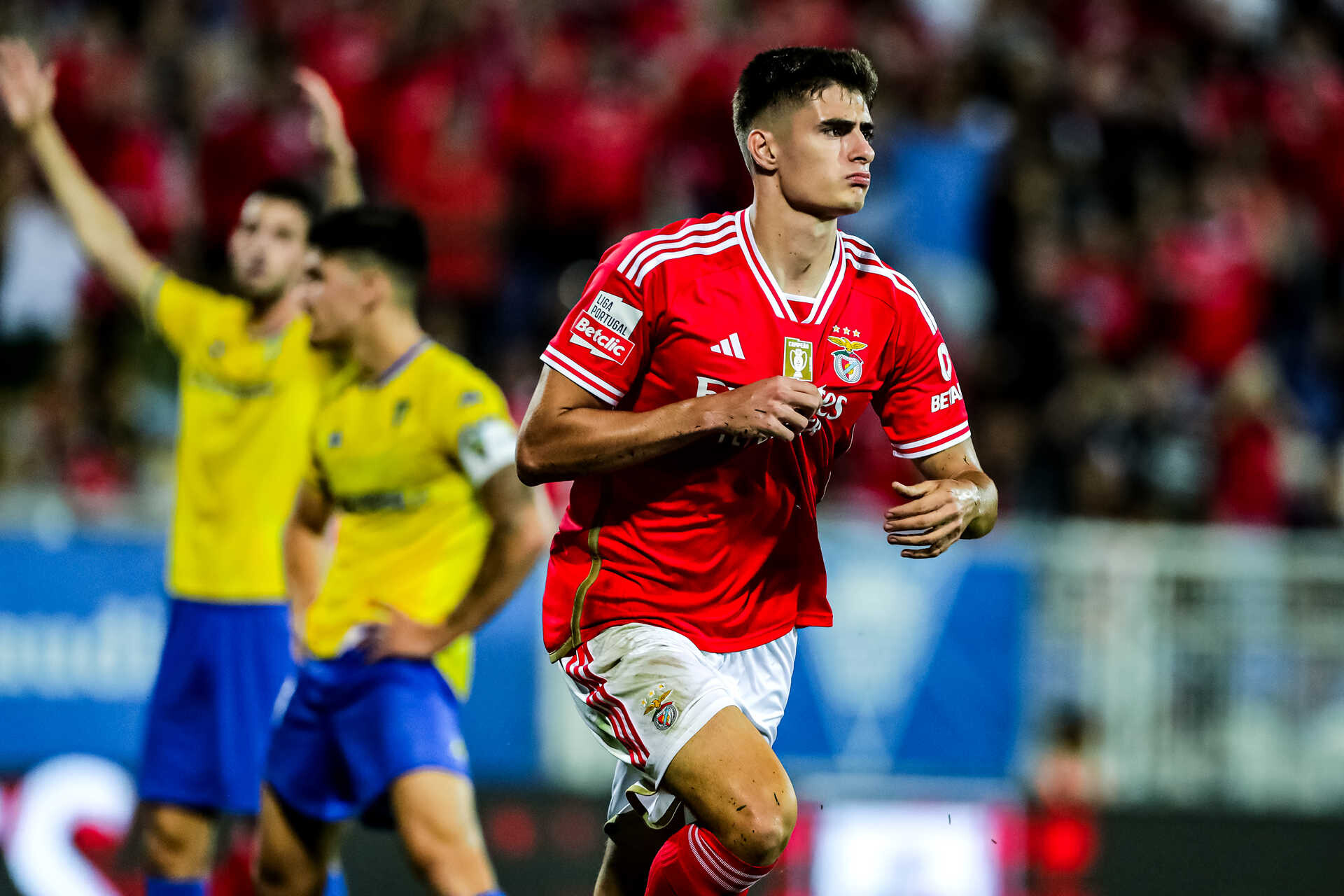 Gavi vence prêmio Golden Boy de melhor jogador sub-21