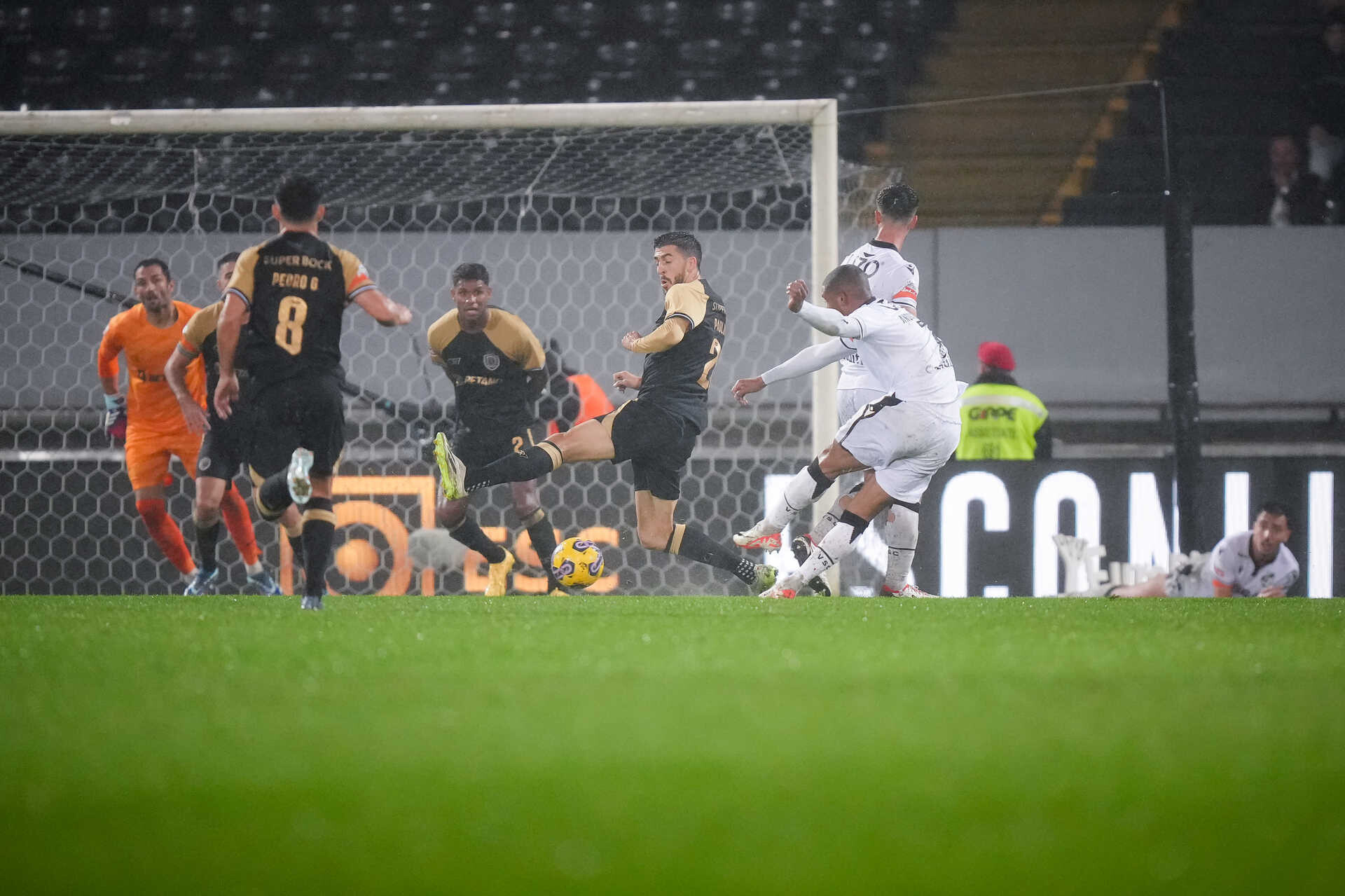 Mexer joga hoje no terreno do Boavista - O País - A verdade como