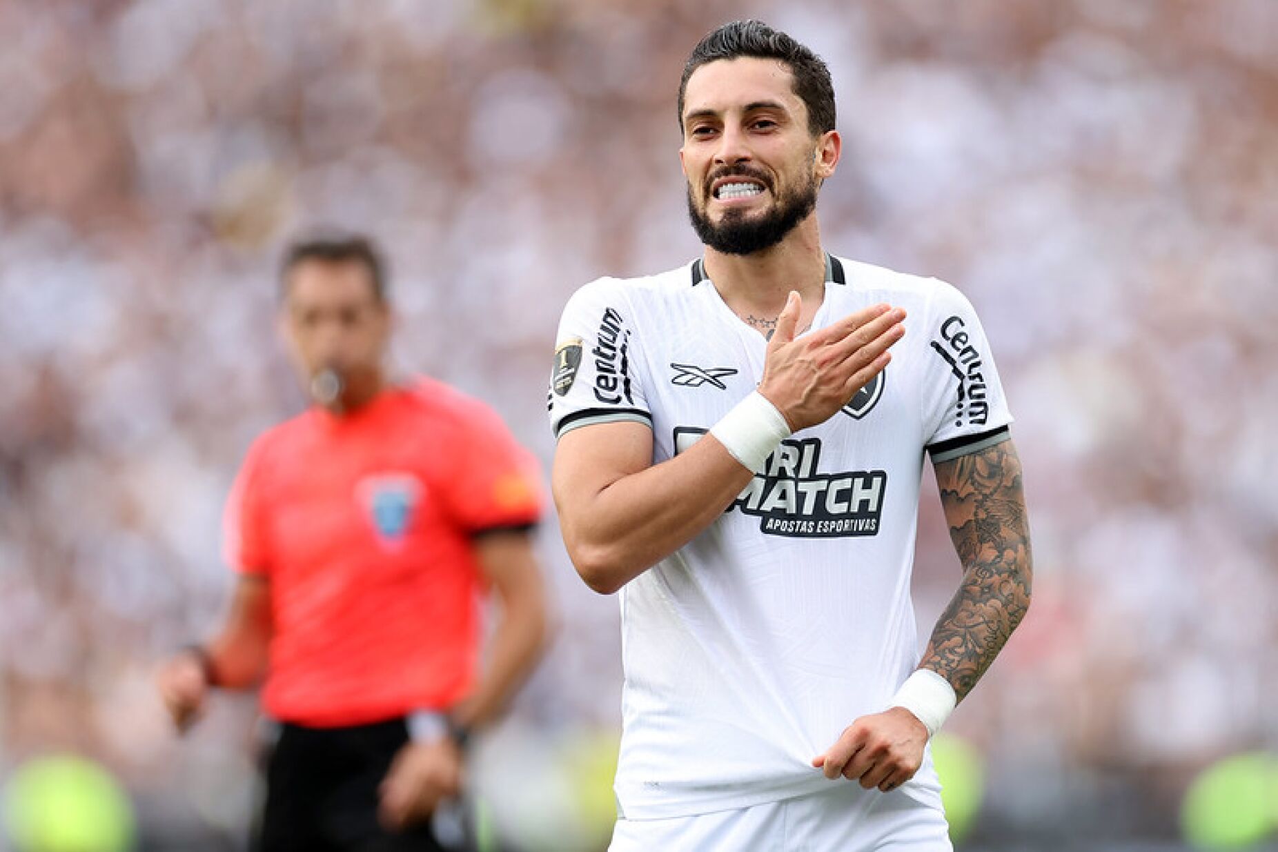Alex Telles revela: "Falei com o FC Porto, mas já estavam 2/3 laterais..."