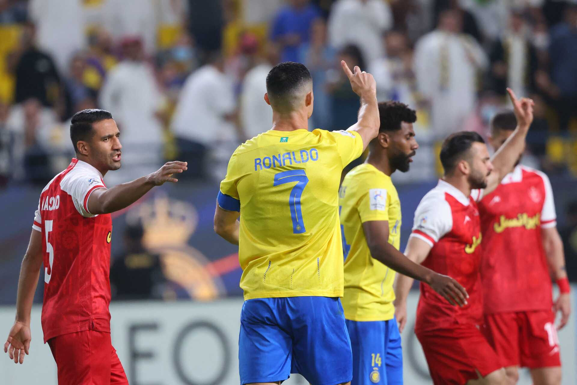 São Paulo vence Botafogo-SP e carimba classificação para as