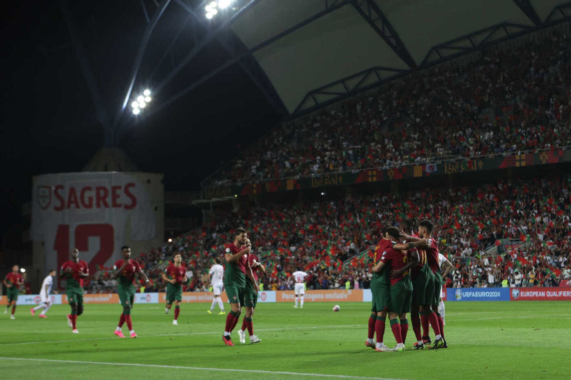 Sem calculadora, mas com sustos. Portugal apurou-se para o Euro 2024